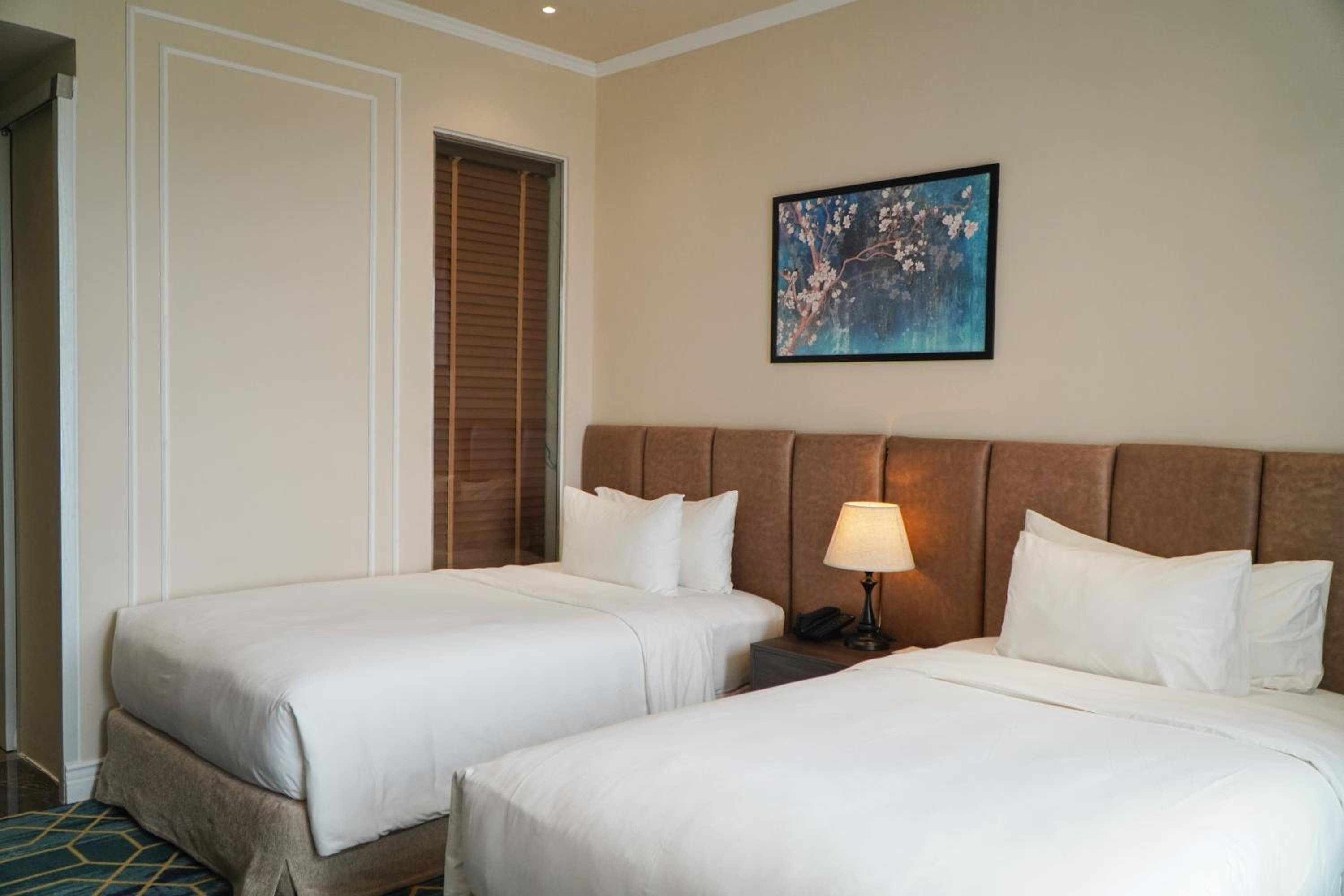 Deluxe Twin Room + Free Shuttle Bus To City Center - Photo 3