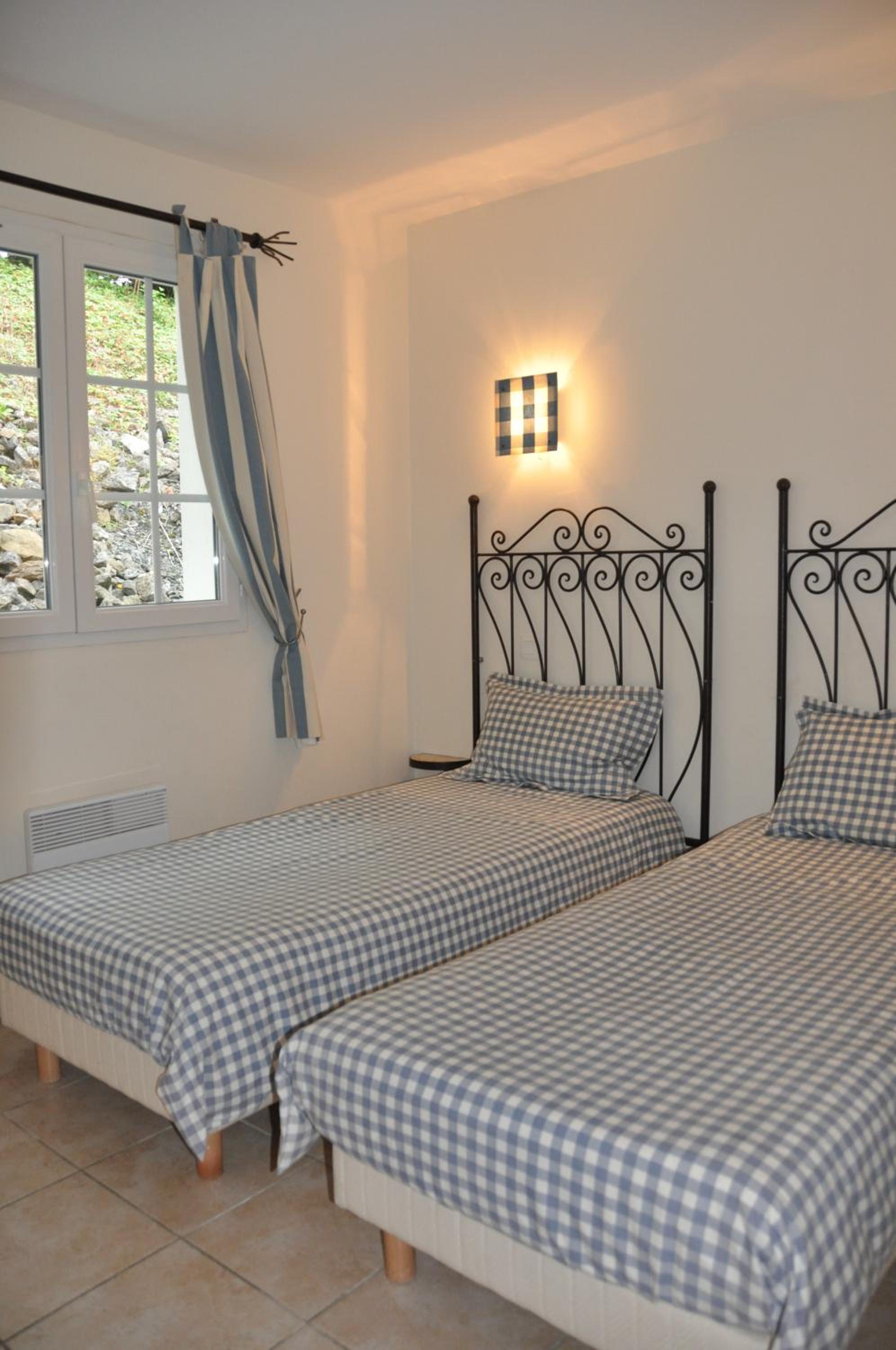 Villa - 6-8 People - Photo 17