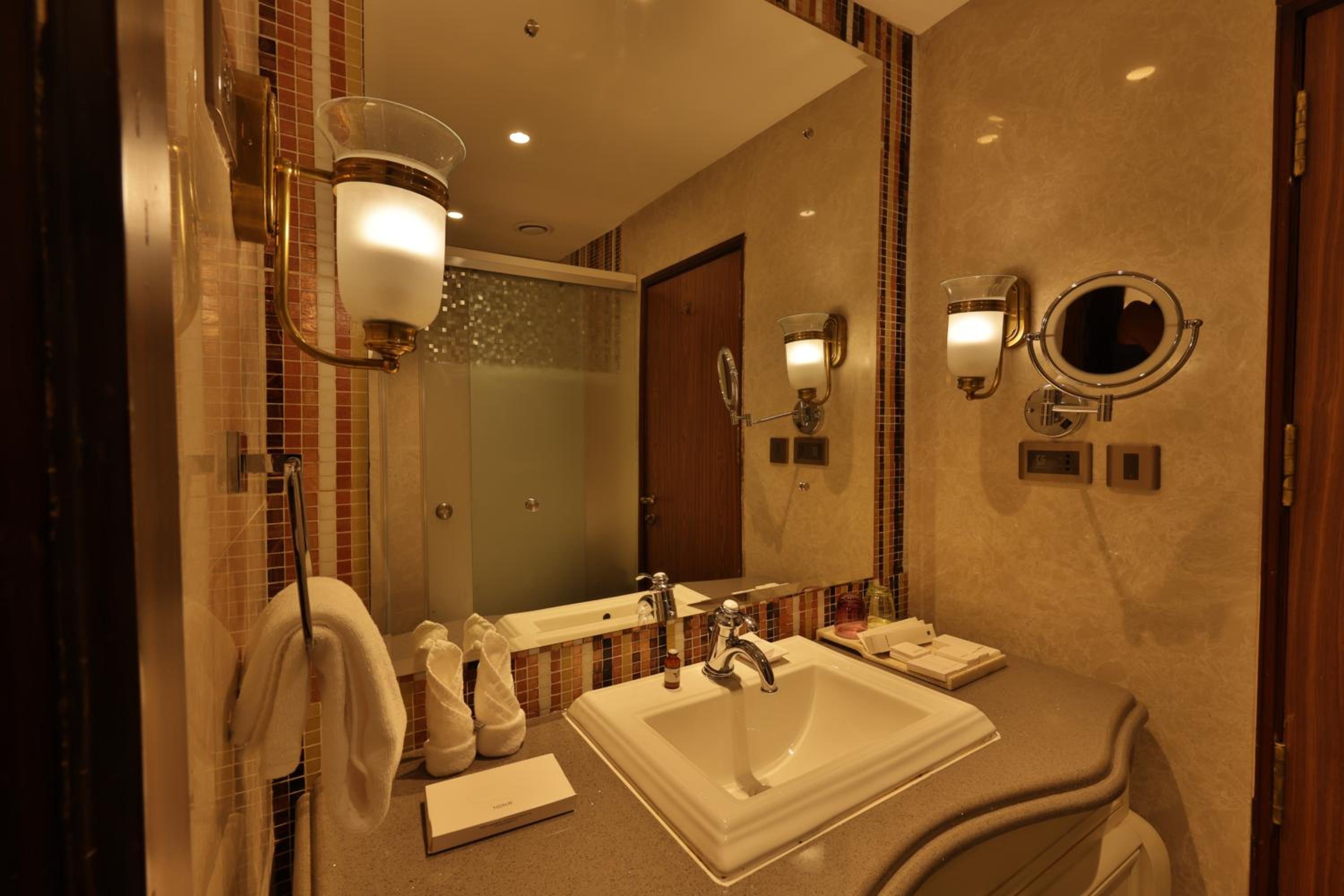 Wild Orchid Suite with Private Terrace and Mountain view with 10% discount on Spa - Photo 2