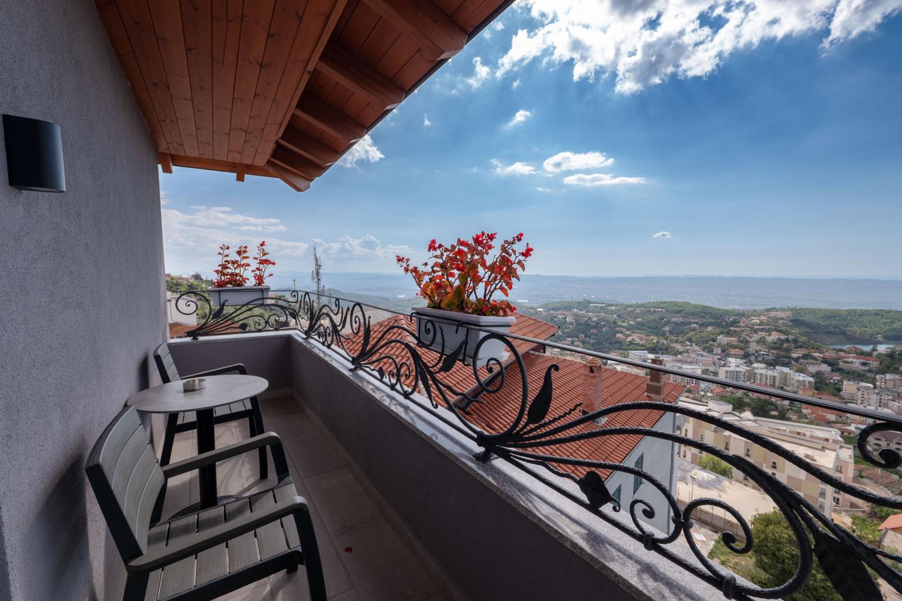 Junior Suite with Balcony photo 2
