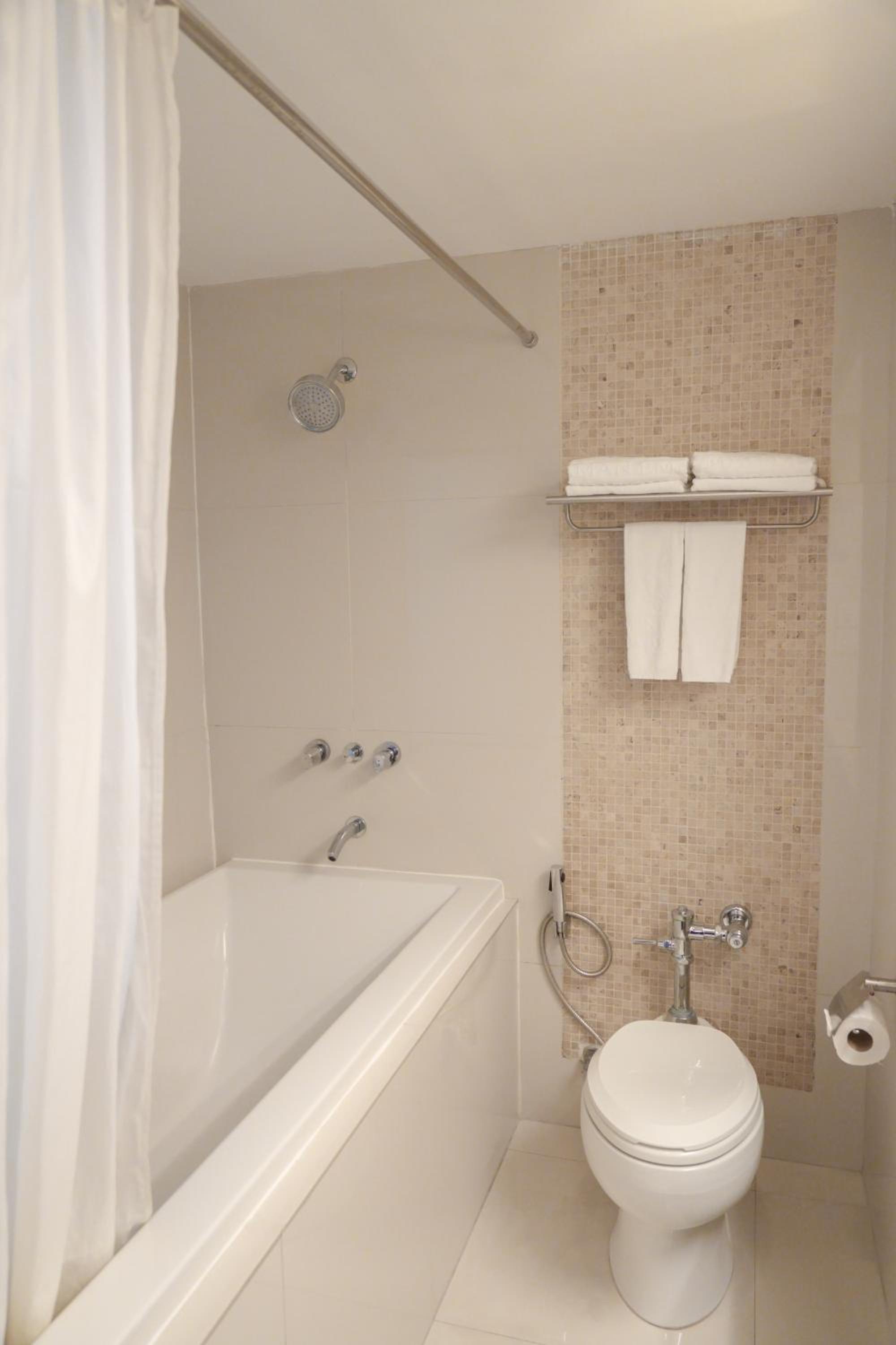 Deluxe Double Room - Photo 8