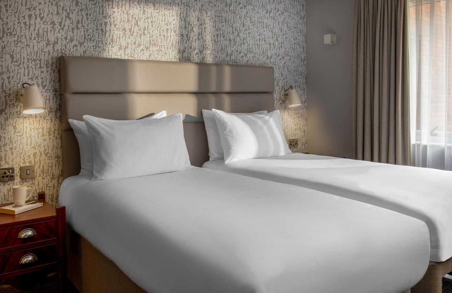 Twin Room - Photo 1