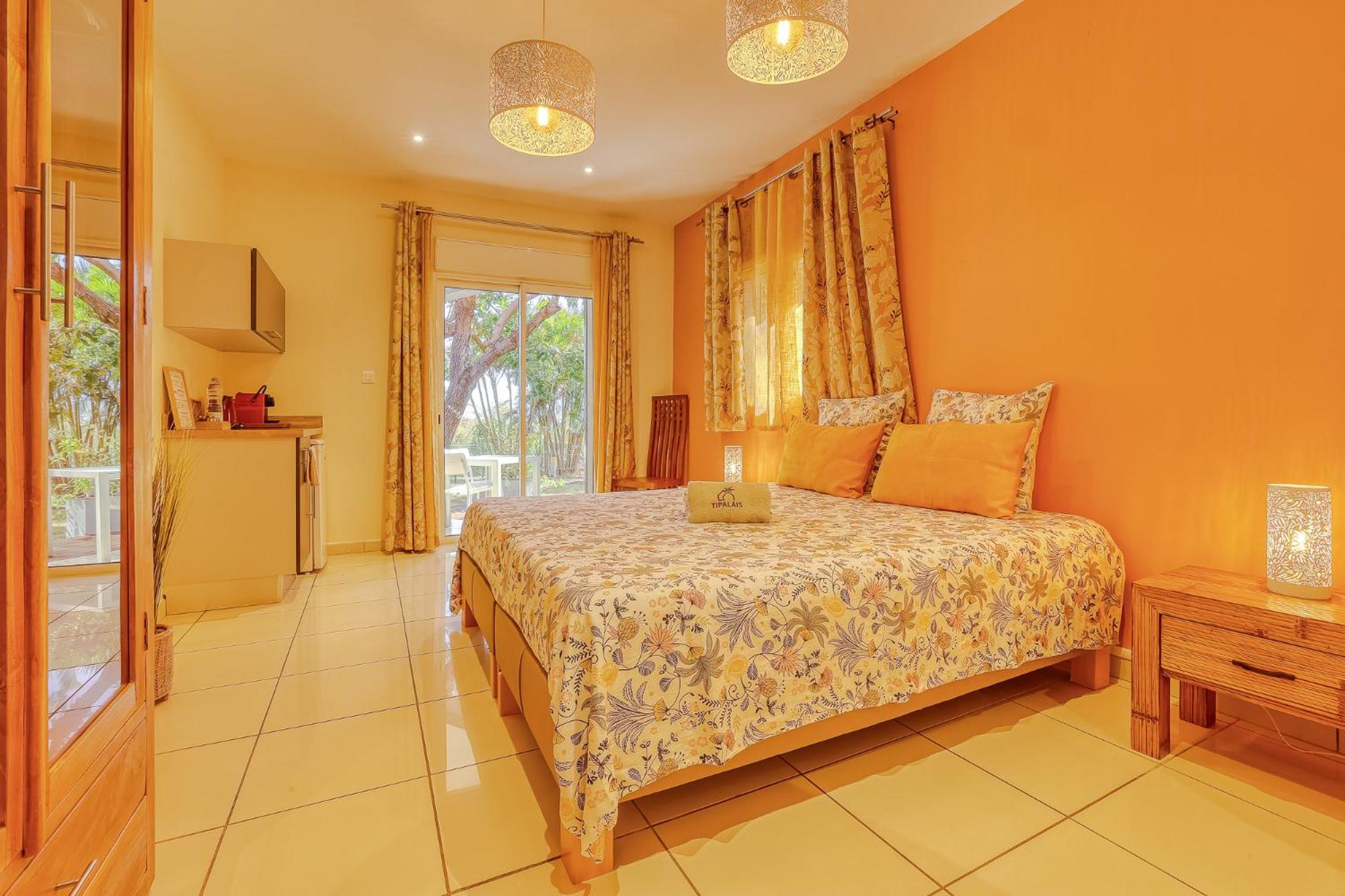 Double Room with Pool View photo 2