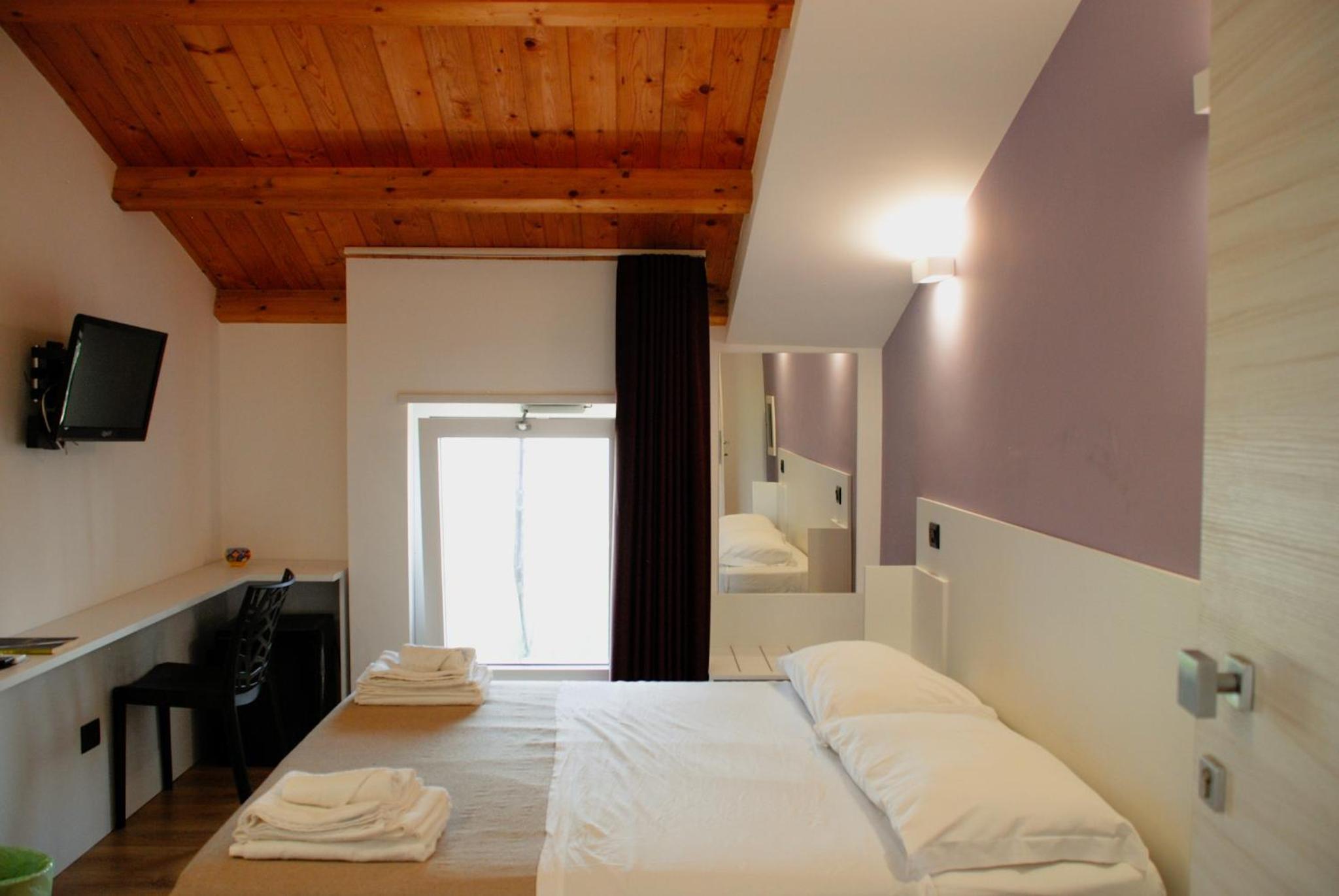 Double Room with Private Bathroom photo 3