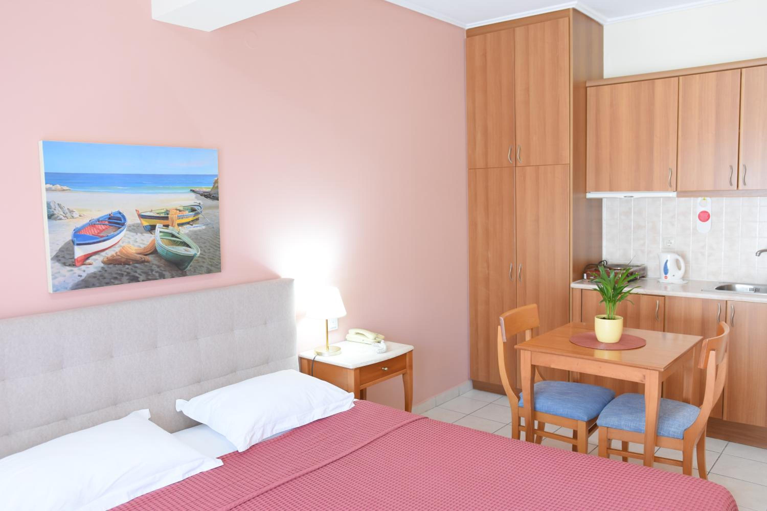 Double Room - Photo 8
