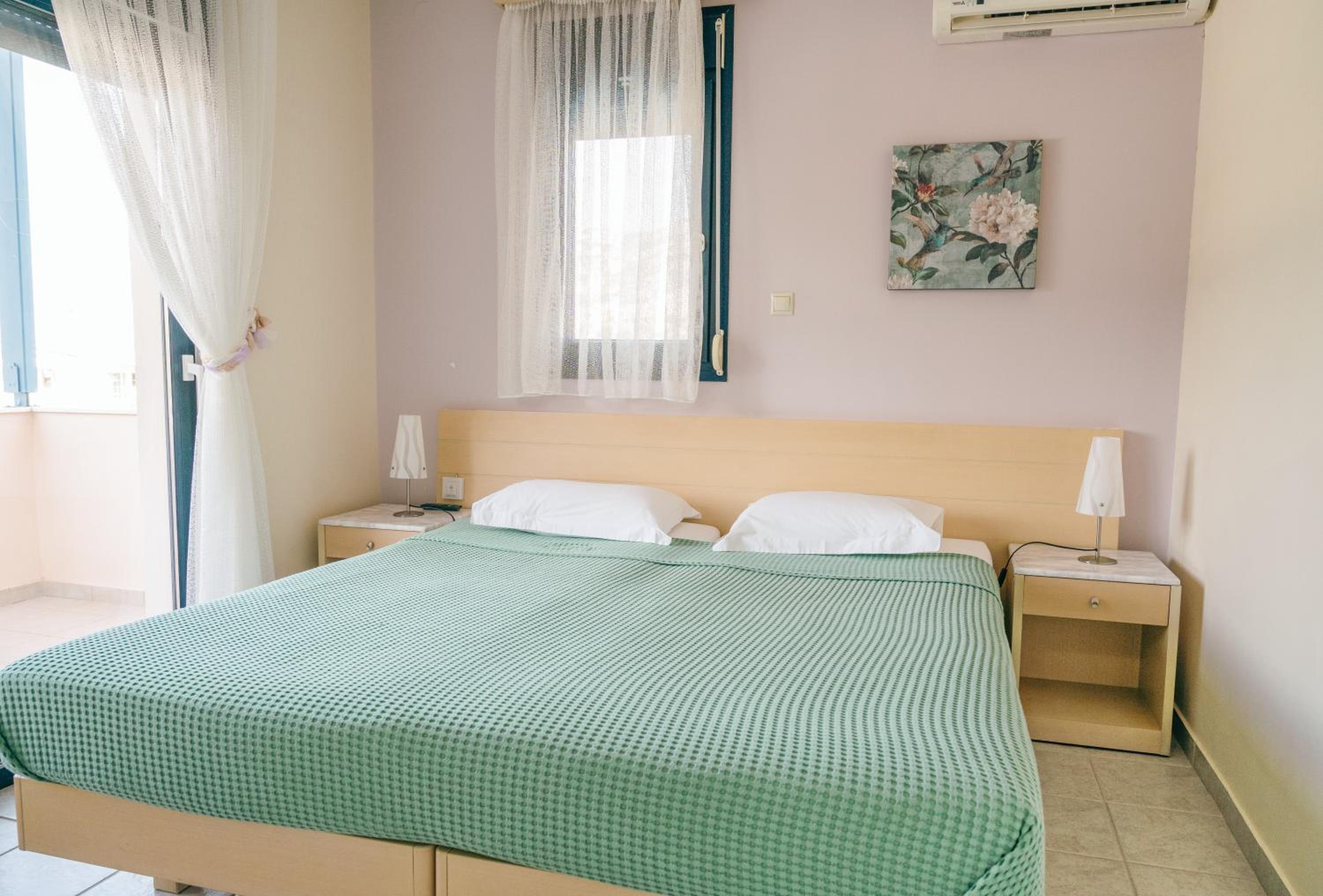 Double Room - Photo 12