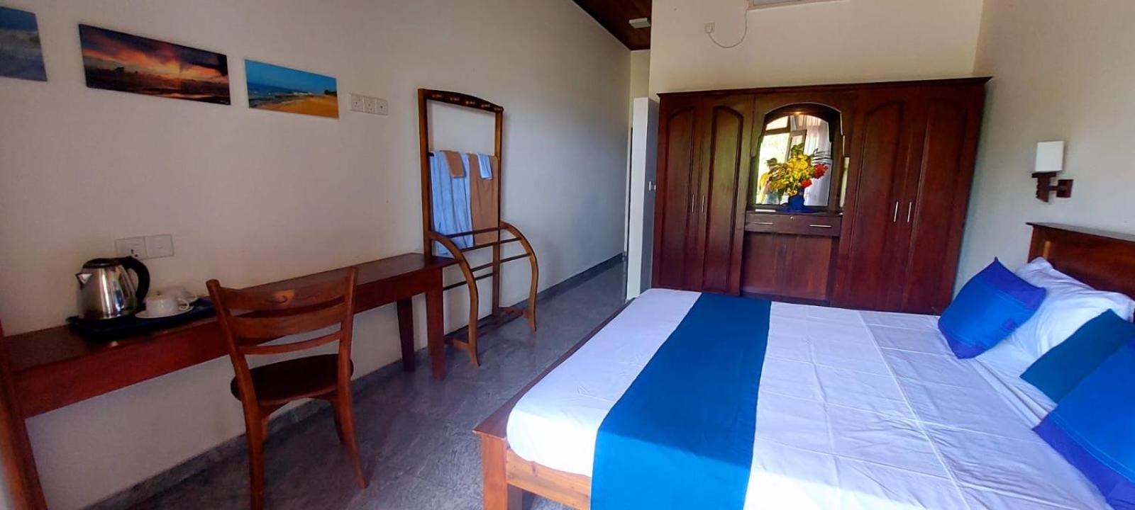 Deluxe Double Room with Balcony and Sea View photo 1