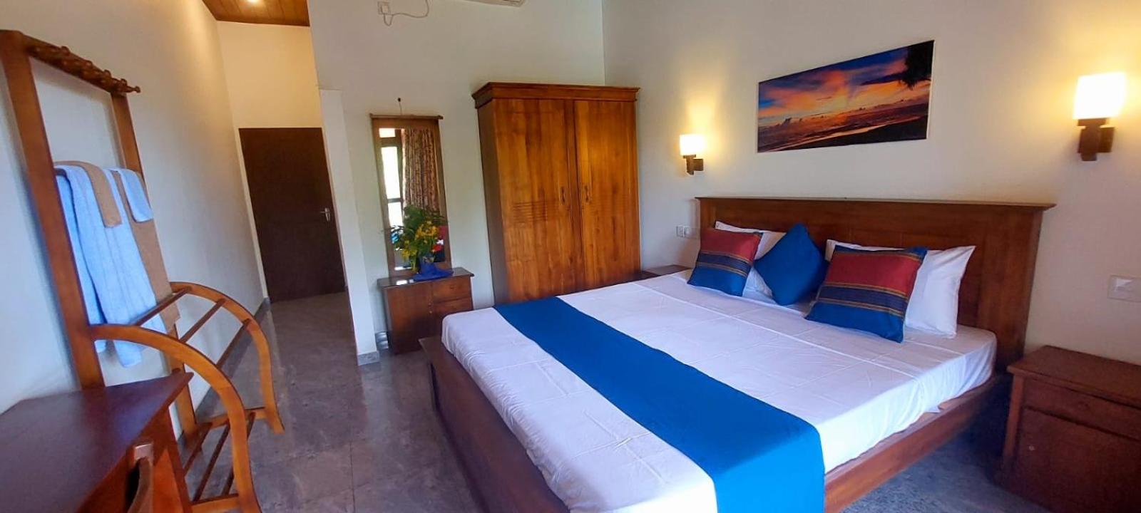 Deluxe Double Room with Balcony and Sea View photo 2