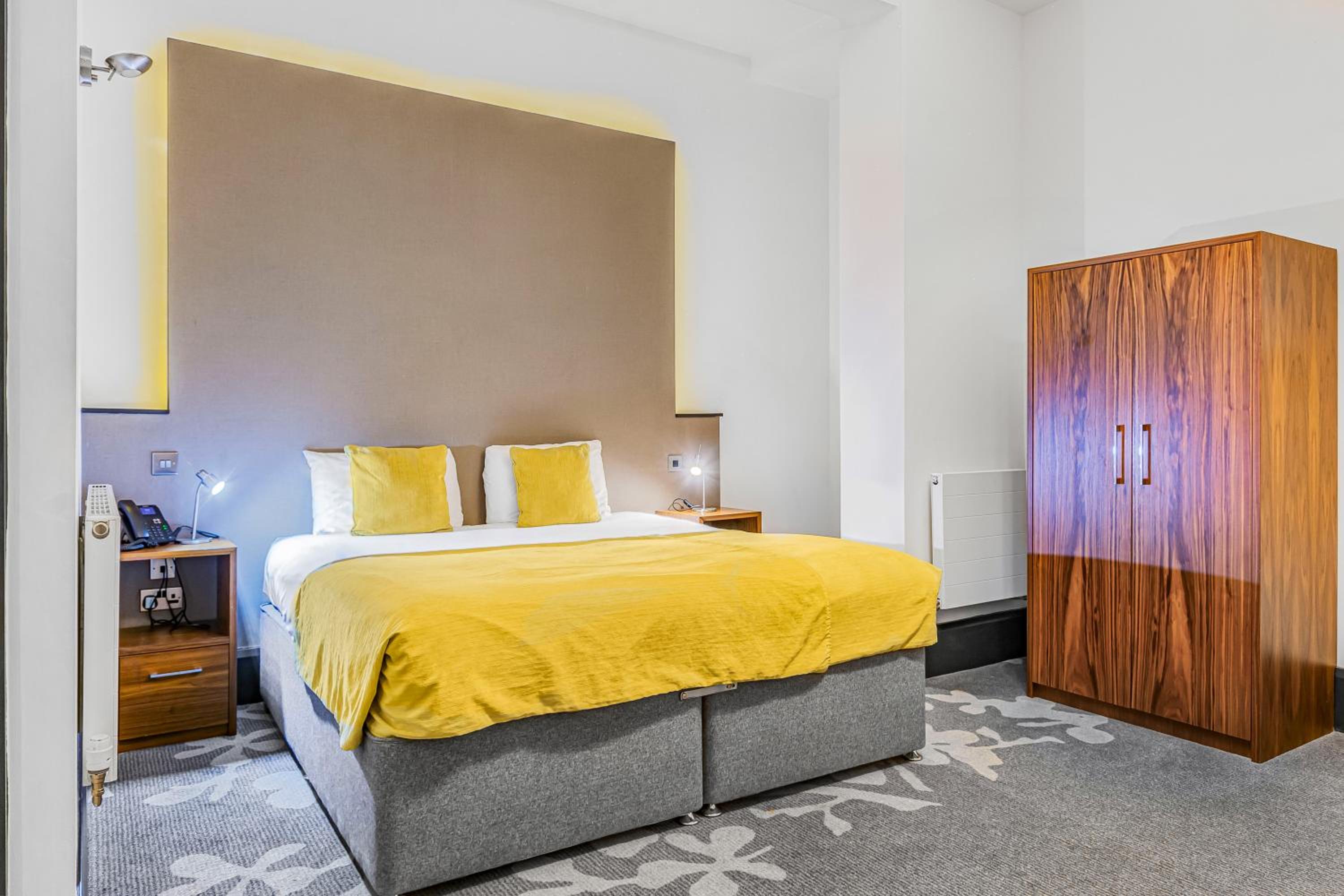 Standard Double Room with no Window