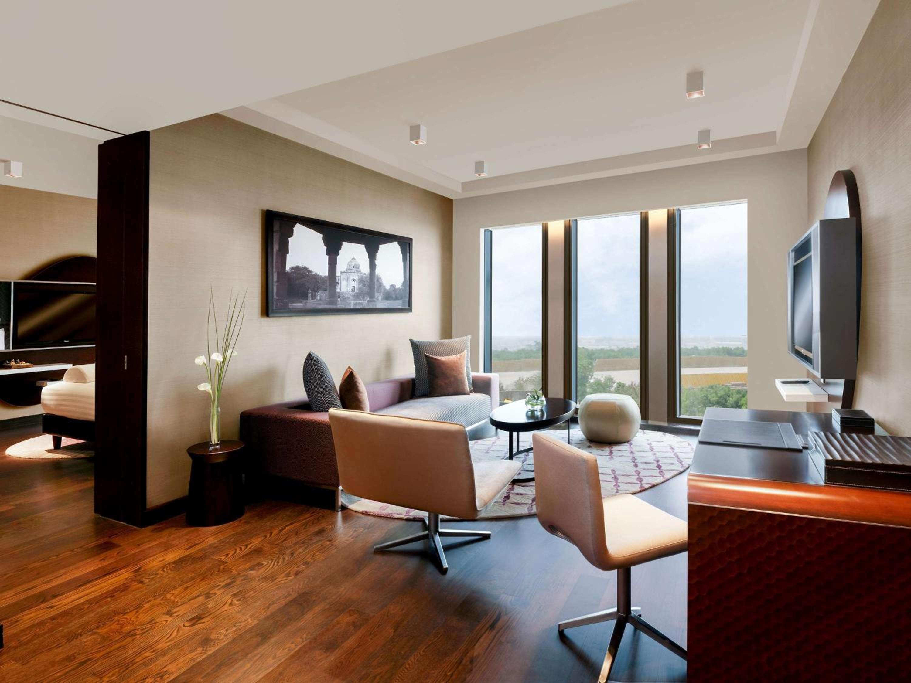 Superior King Suite with 20% discount on food, beverages, spa and laundry | Complimentary one way airport transfer | Lounge access and cocktail hours thumbnail 5