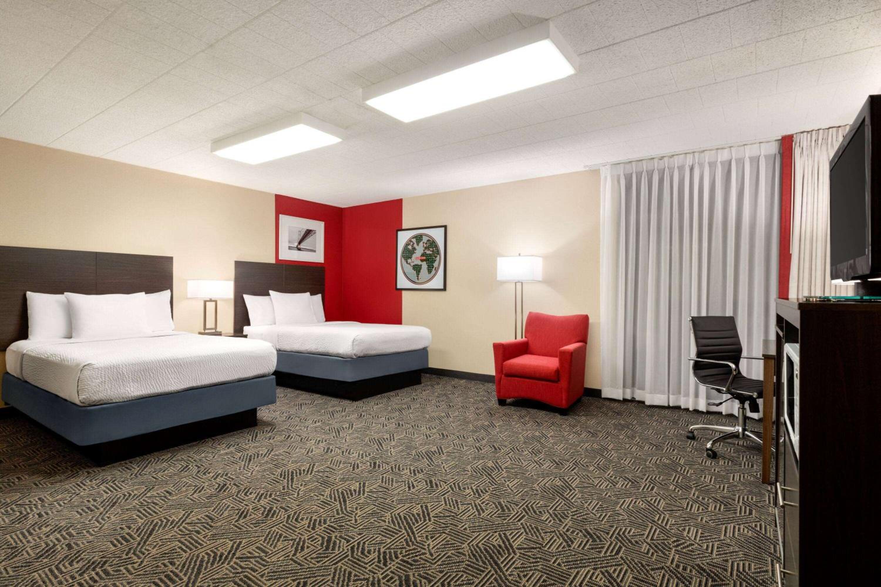 Studio Suite with Two Double Beds - Non-Smoking photo 1