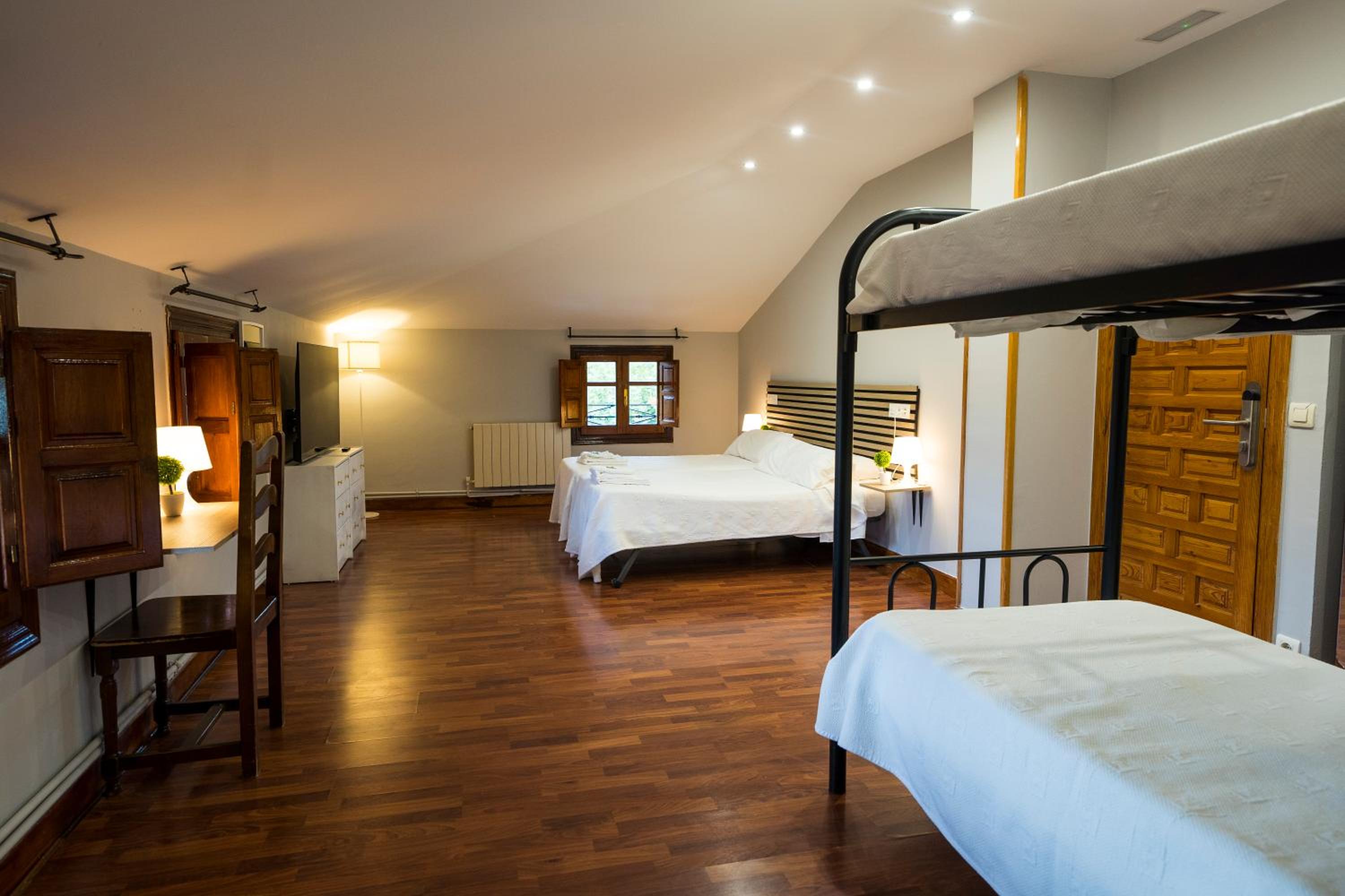 Habitación Doble o con Dos Camas con Baño Privado