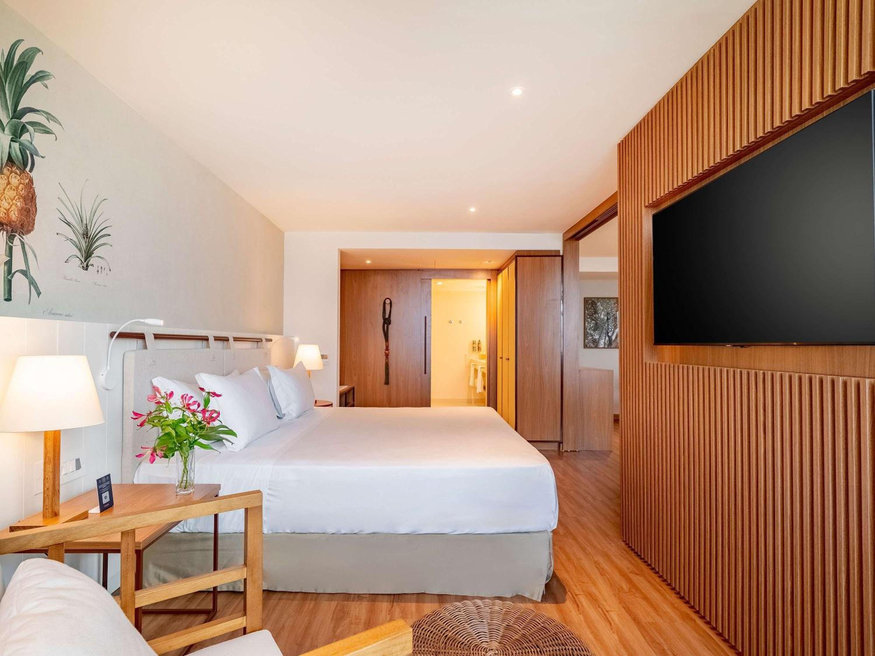 Executive King Suite with Sea View - Photo 13