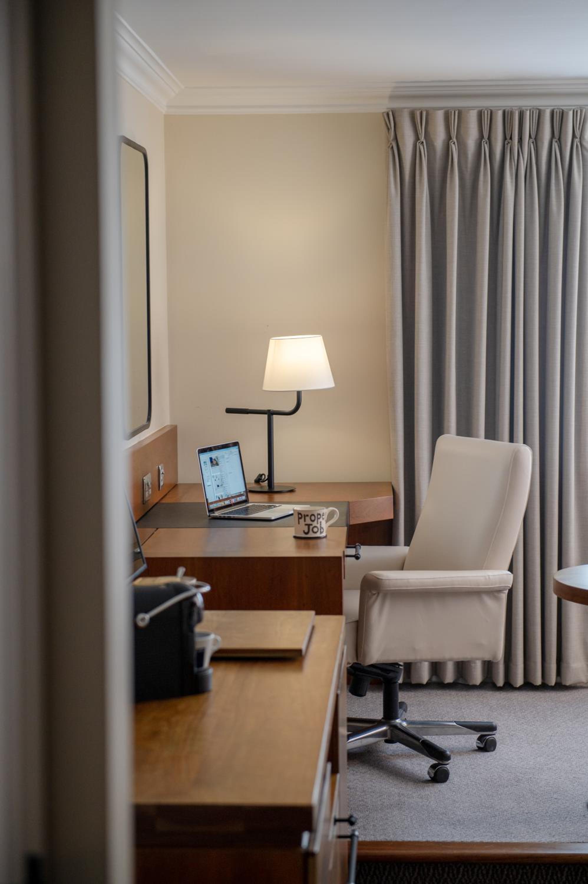 Standard Double Room - Photo 3