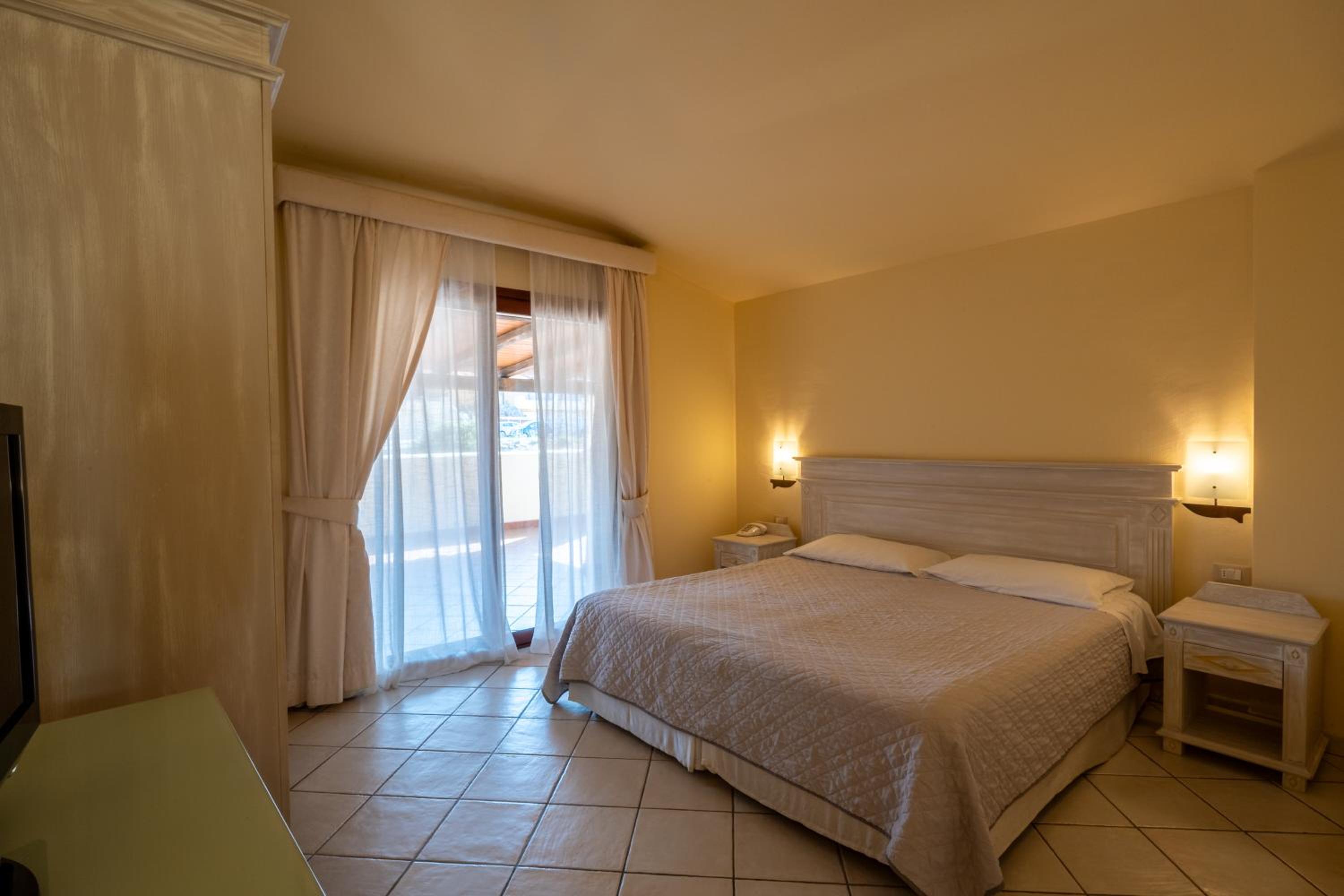 Classic Double or Twin Room - Photo 5