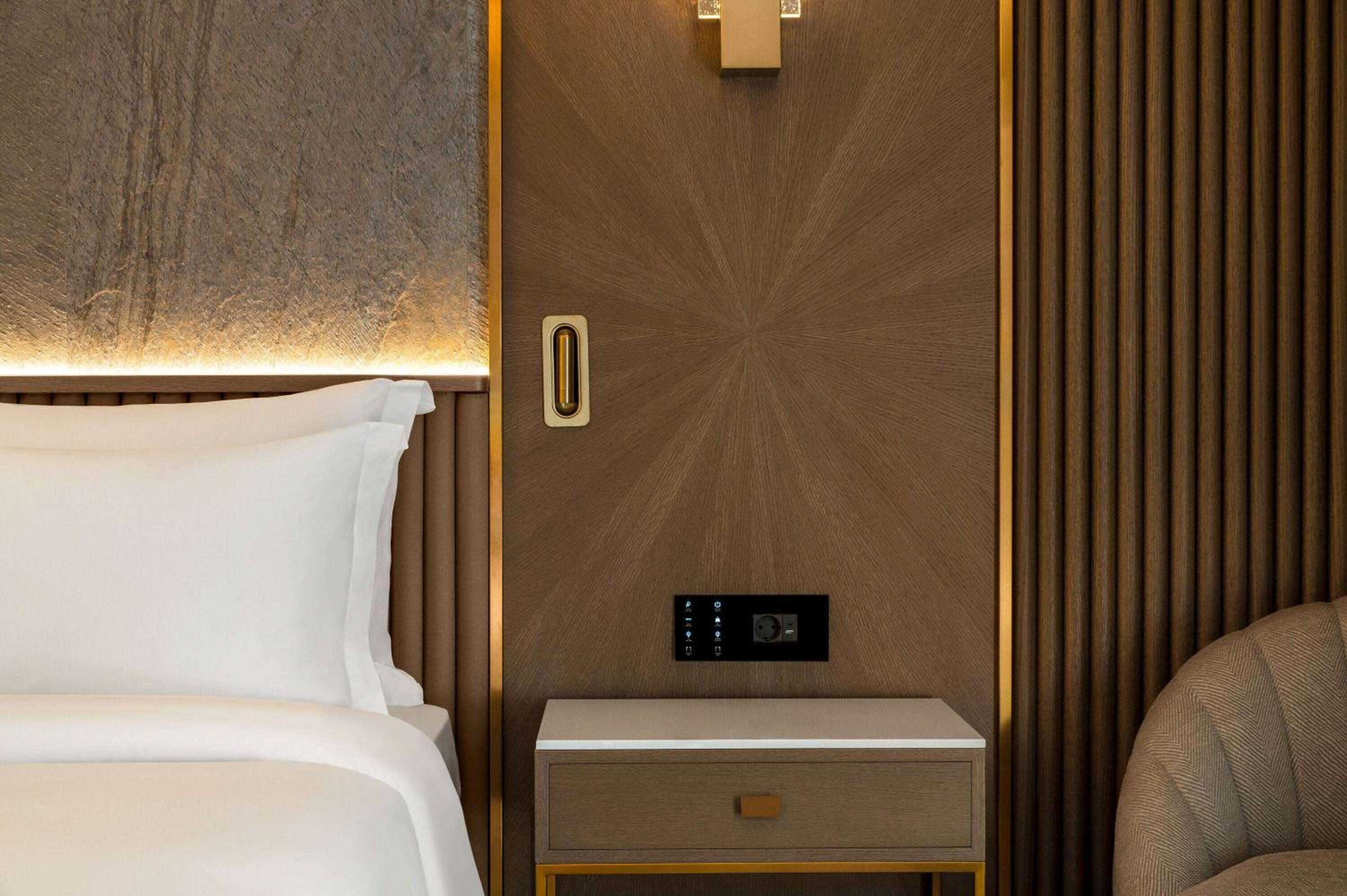 Deluxe Room - Photo 1