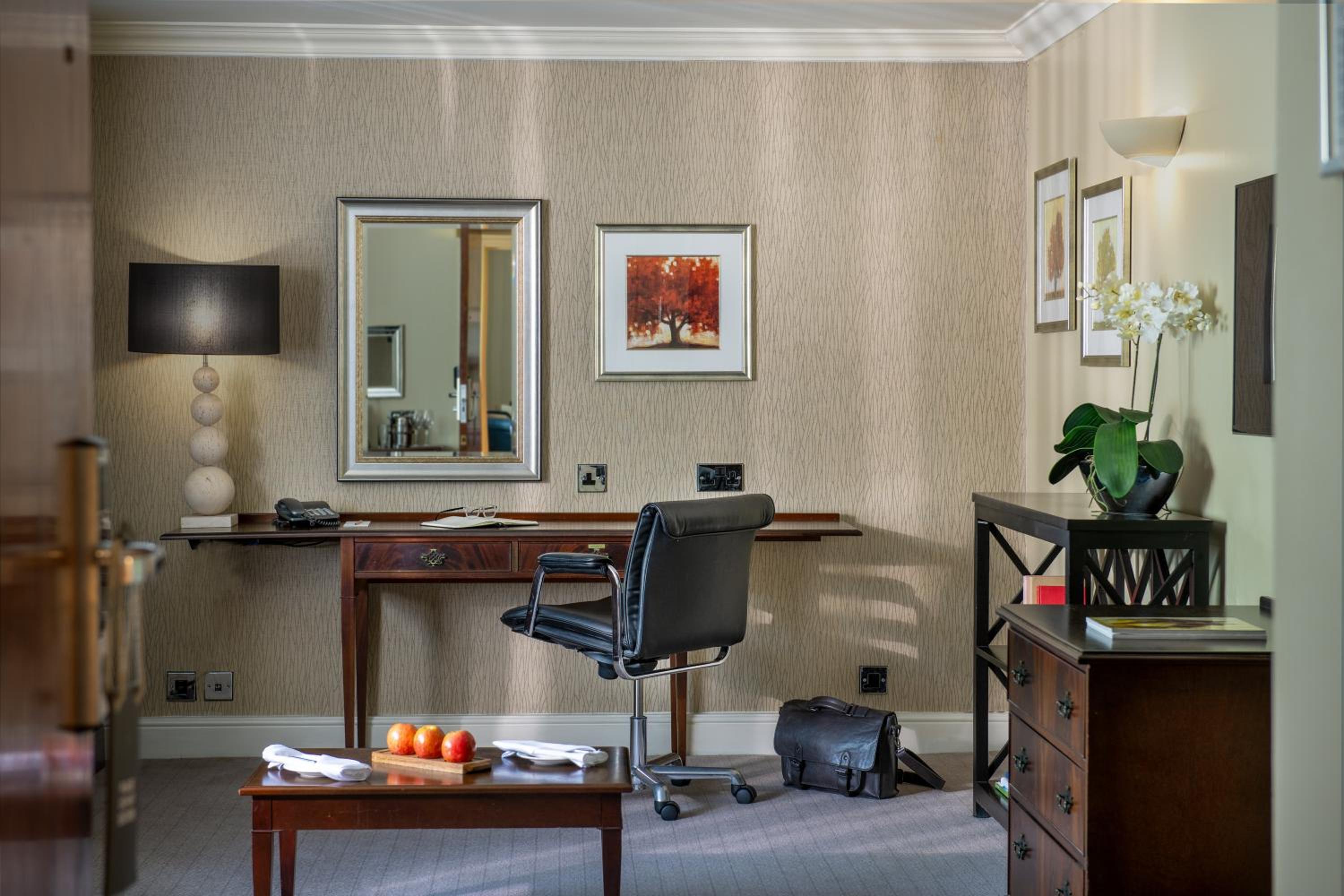 Superior Suite - Photo 5