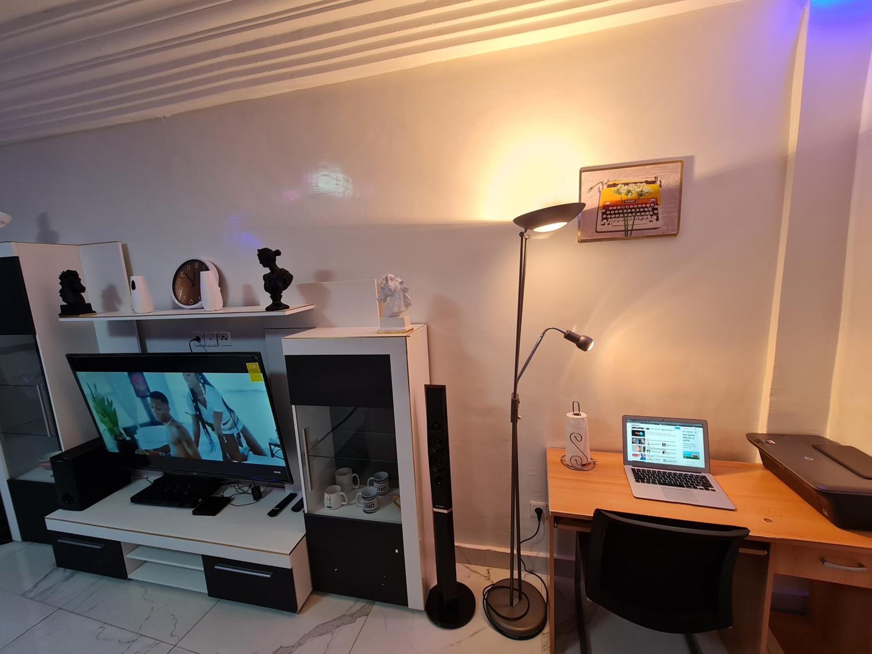 One-Bedroom Apartment photo 3