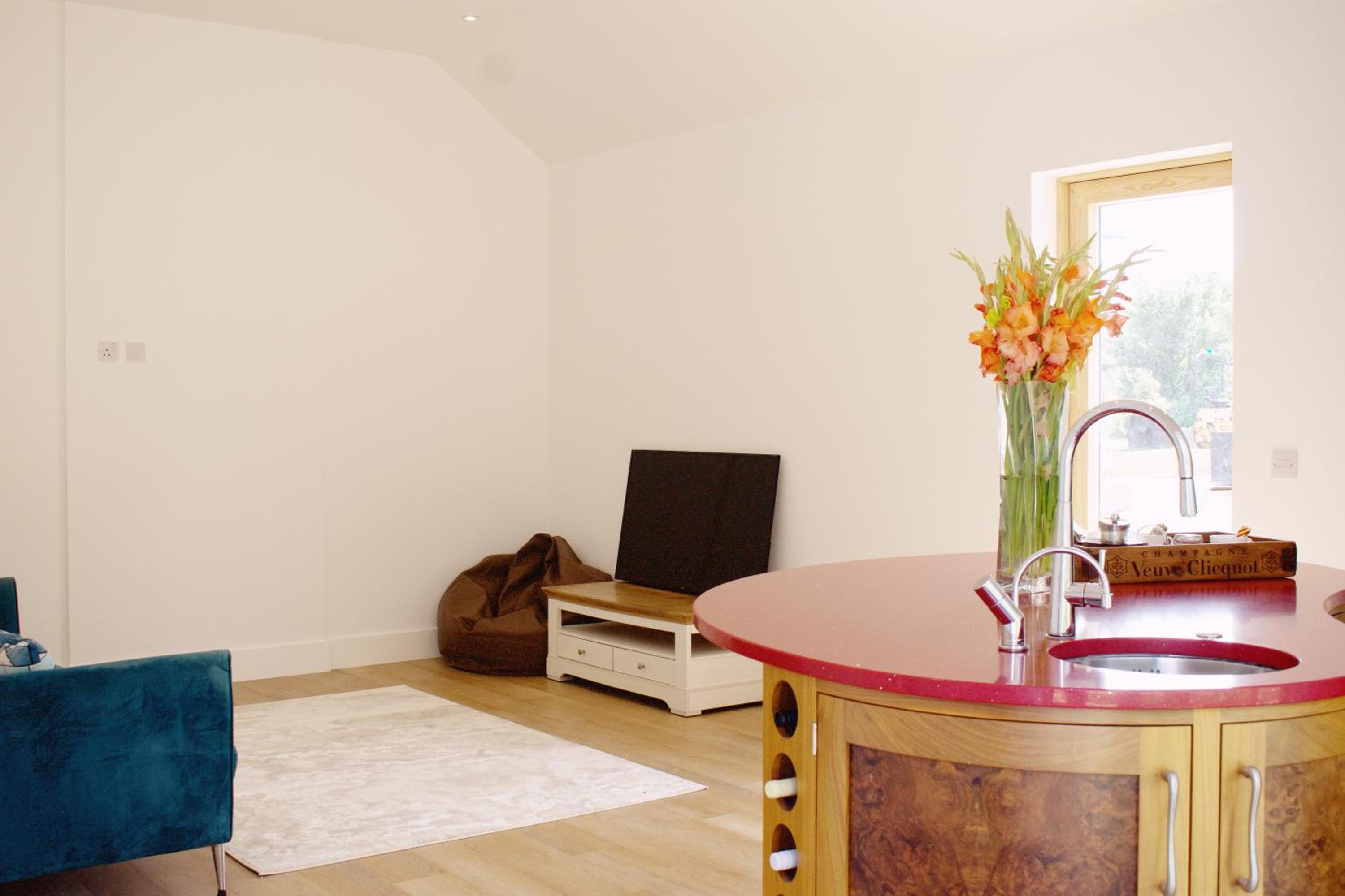 One-Bedroom House photo 1