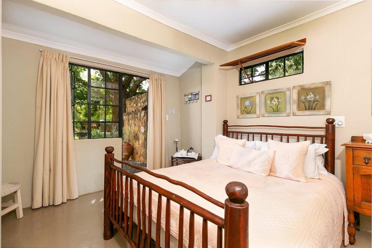 Family Suite with Balcony - Photo 6