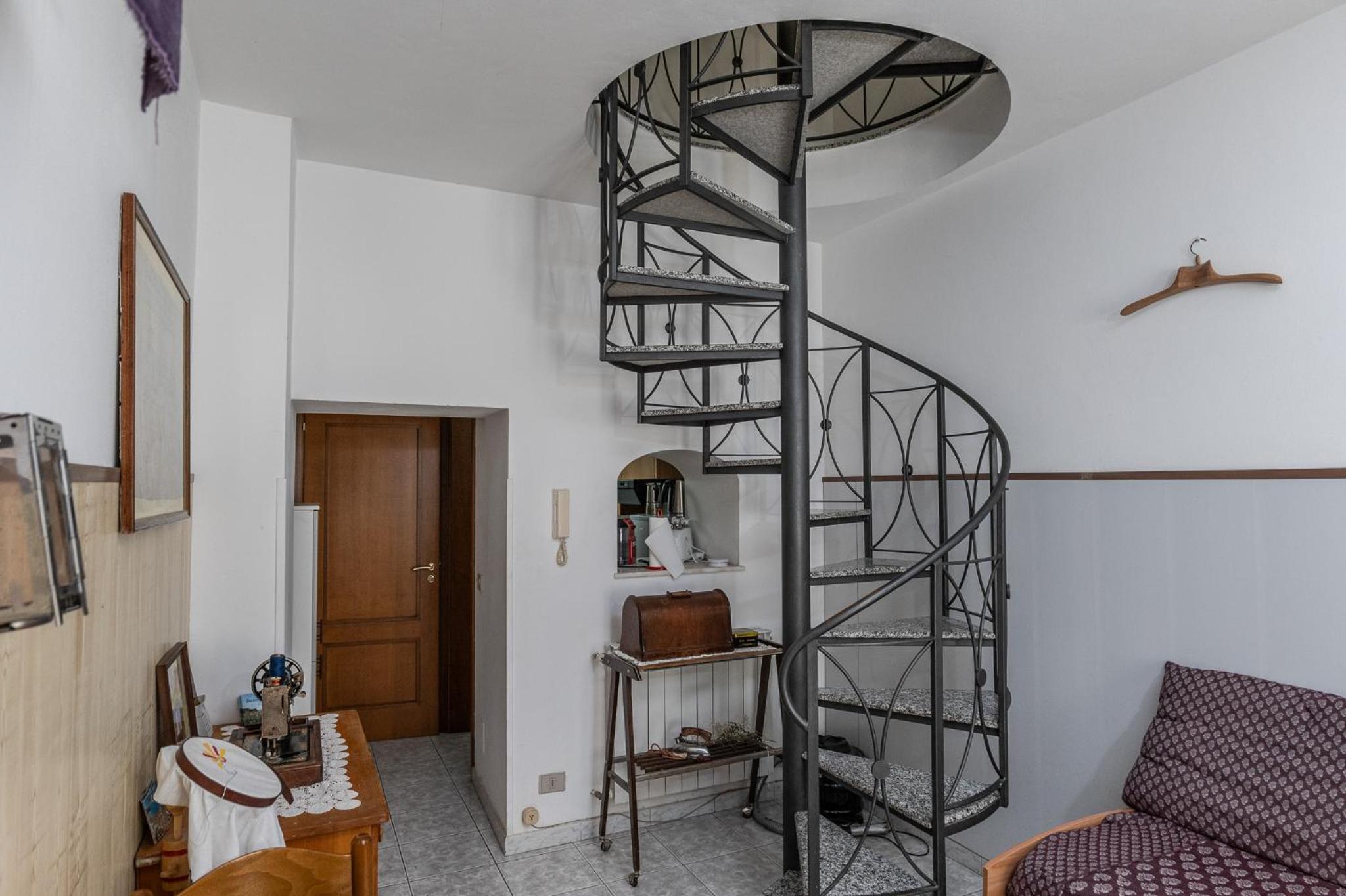 One-Bedroom House - Photo 34