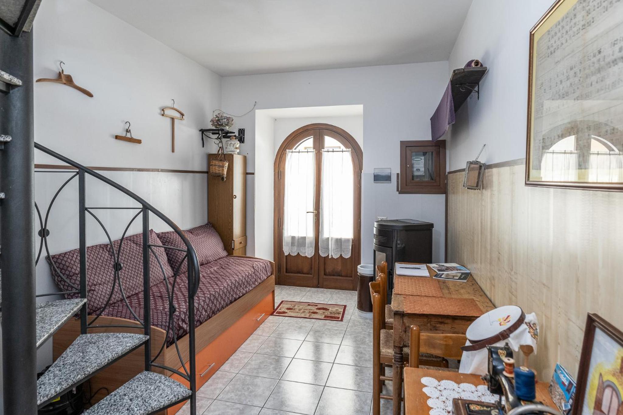 One-Bedroom House - Photo 35
