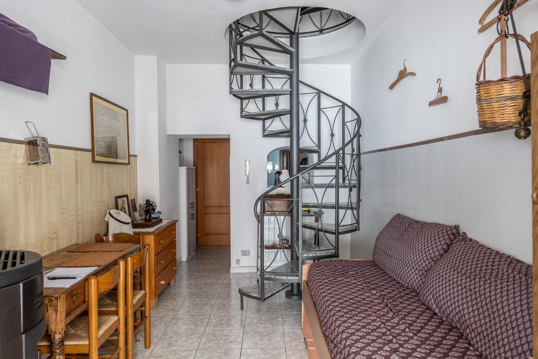 One-Bedroom House - Photo 4