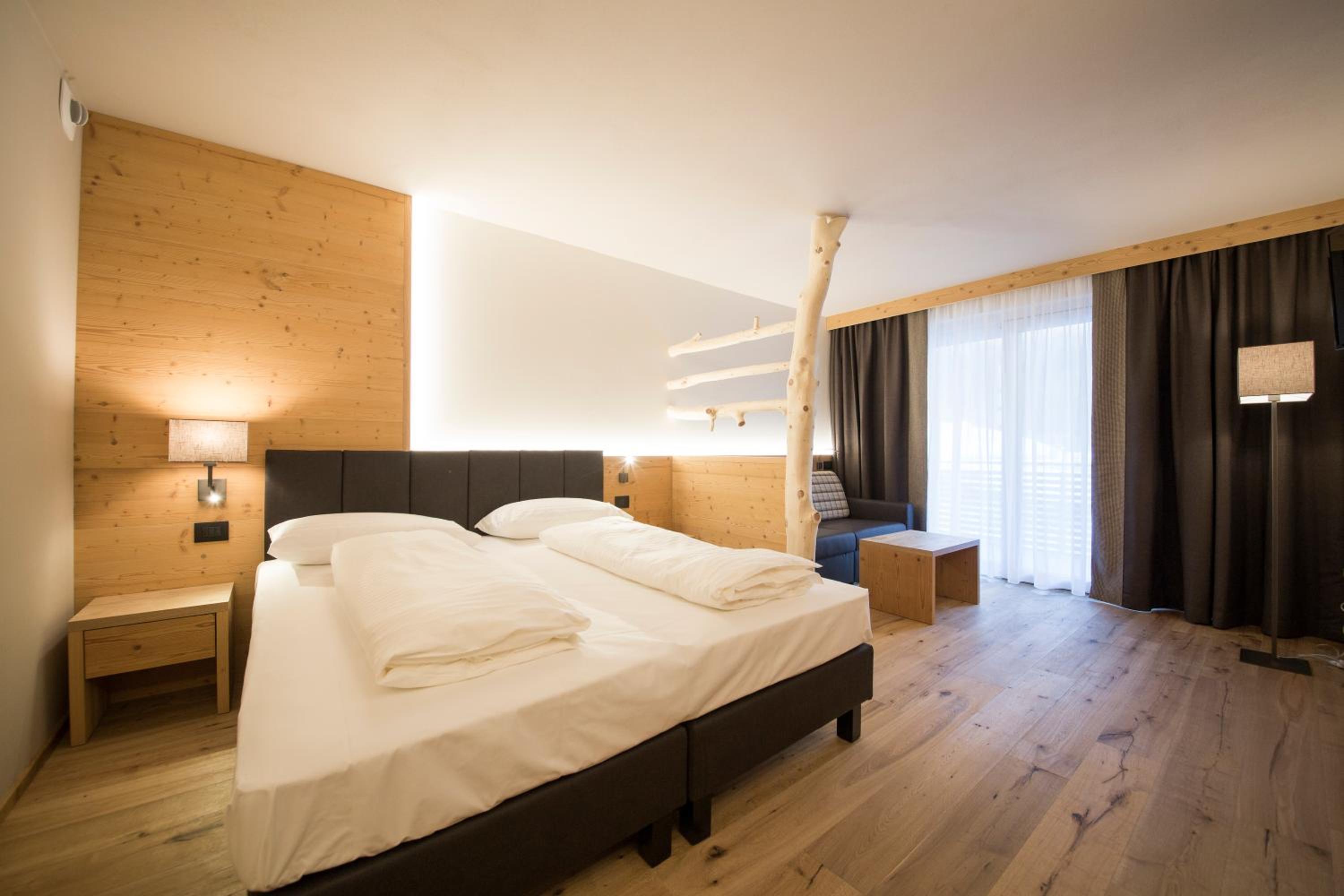Junior Suite (2 Adults)