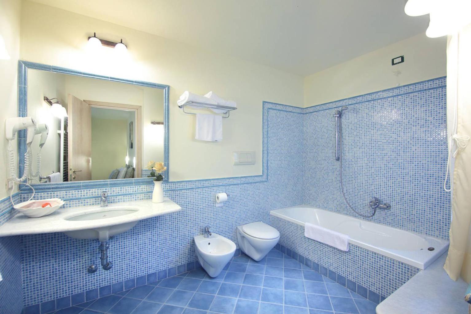 Suite - Photo 3