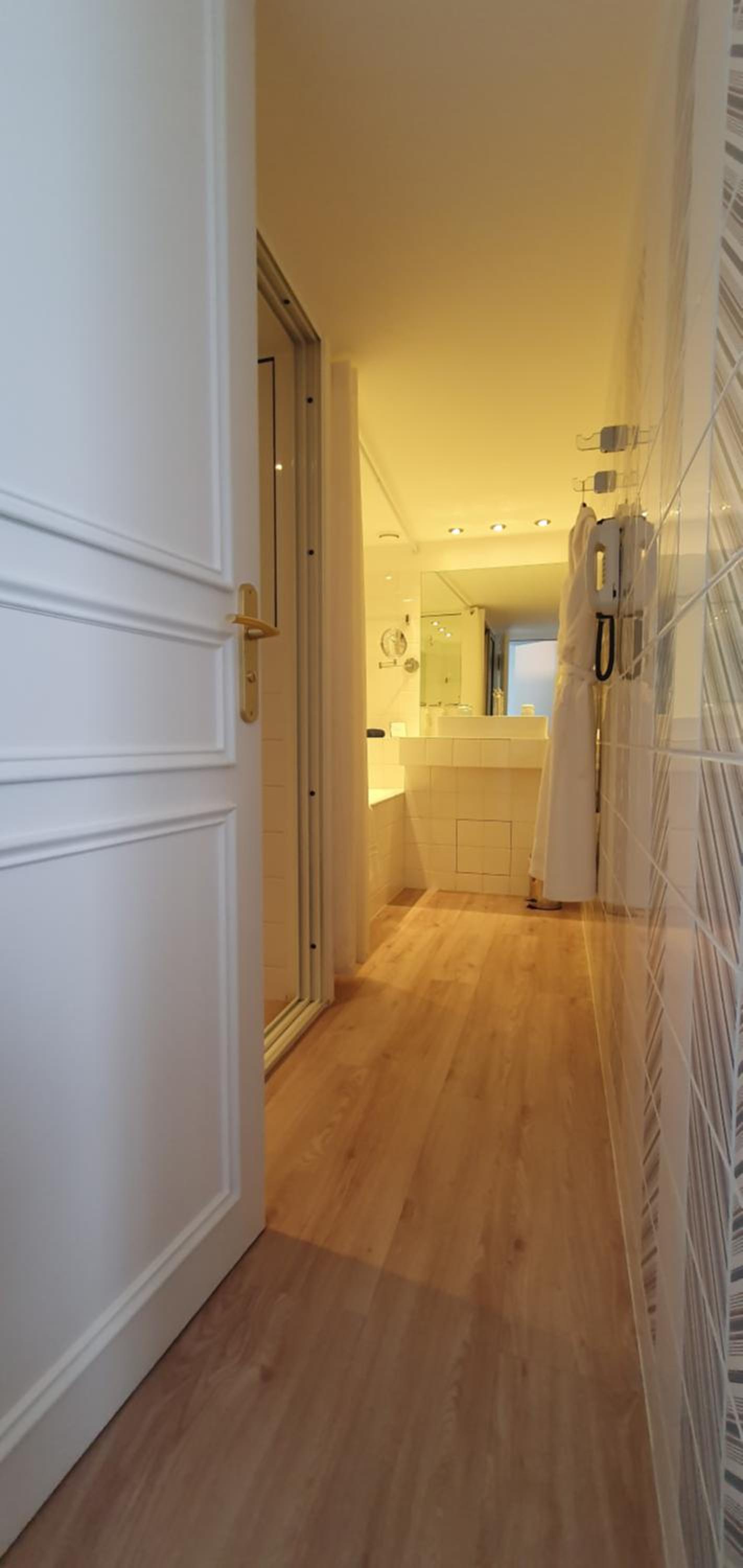 Double Room with Abbey View - Photo 14