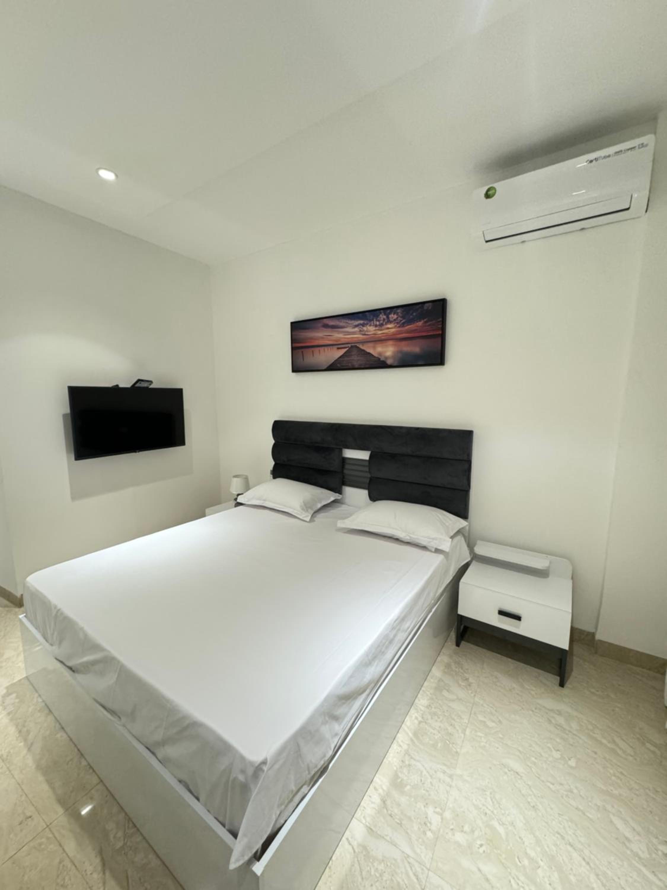 Apartment photo 1