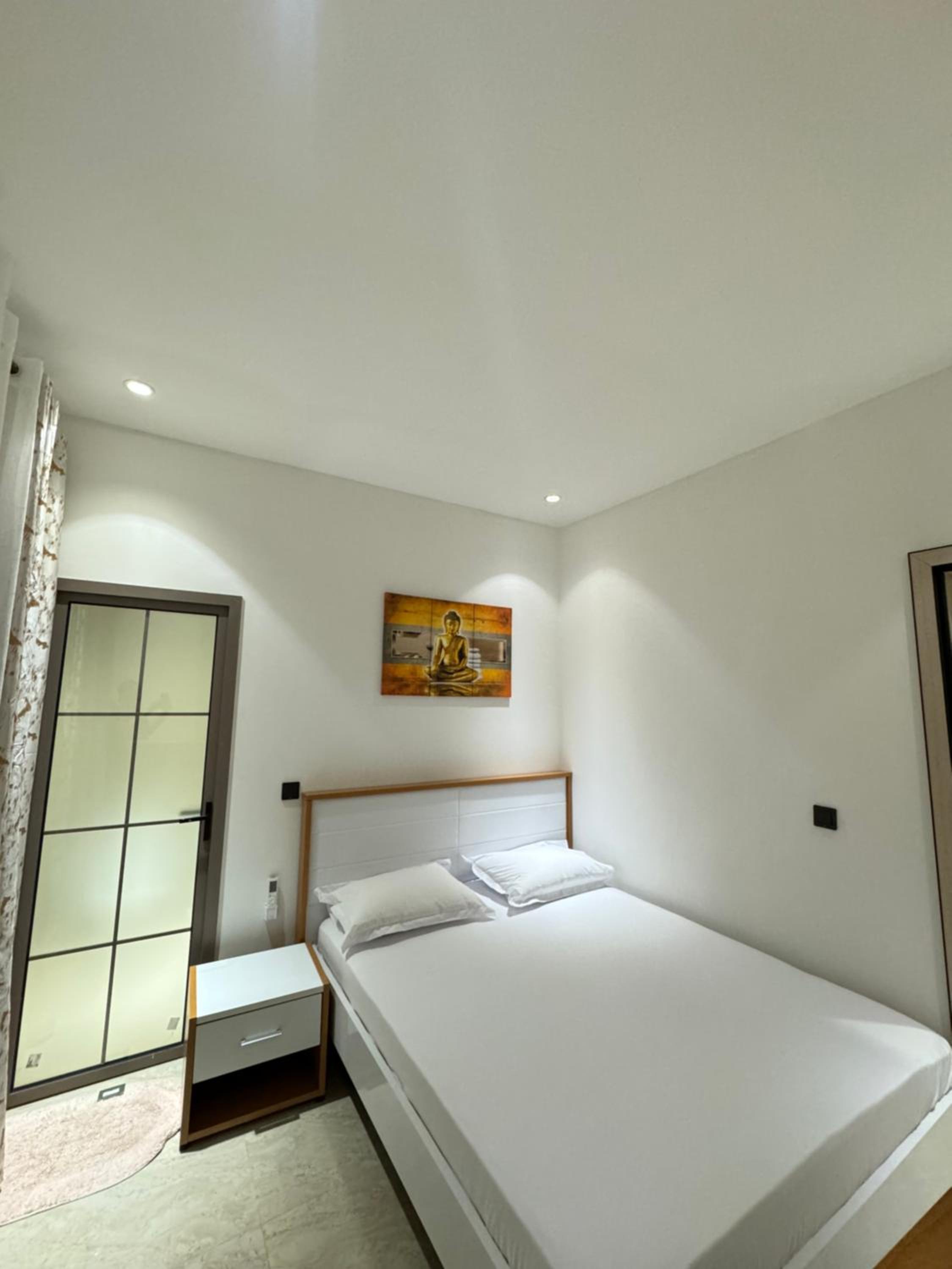 Apartment photo 2
