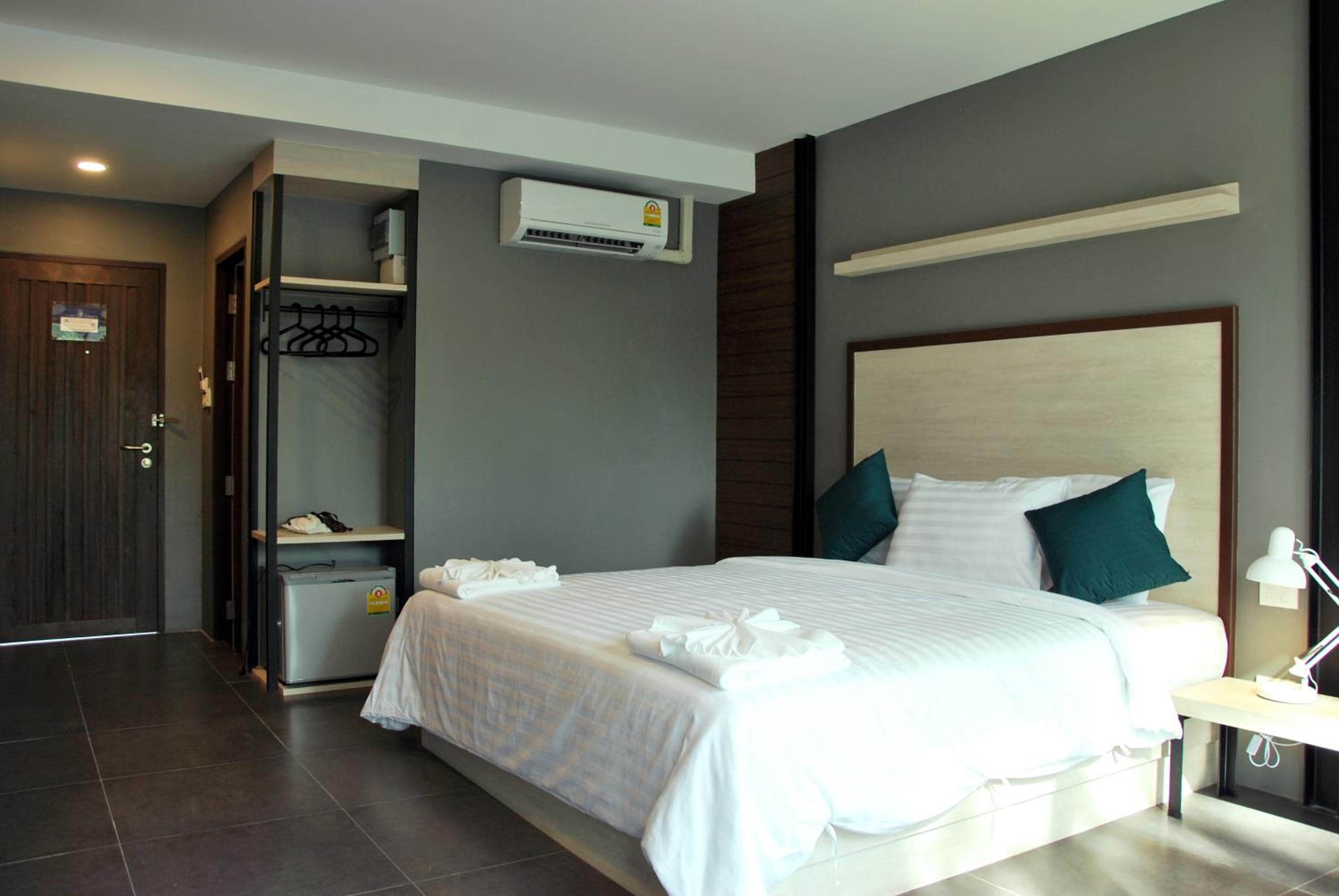 Double Room with Balcony (2 Adults + 1 Child)