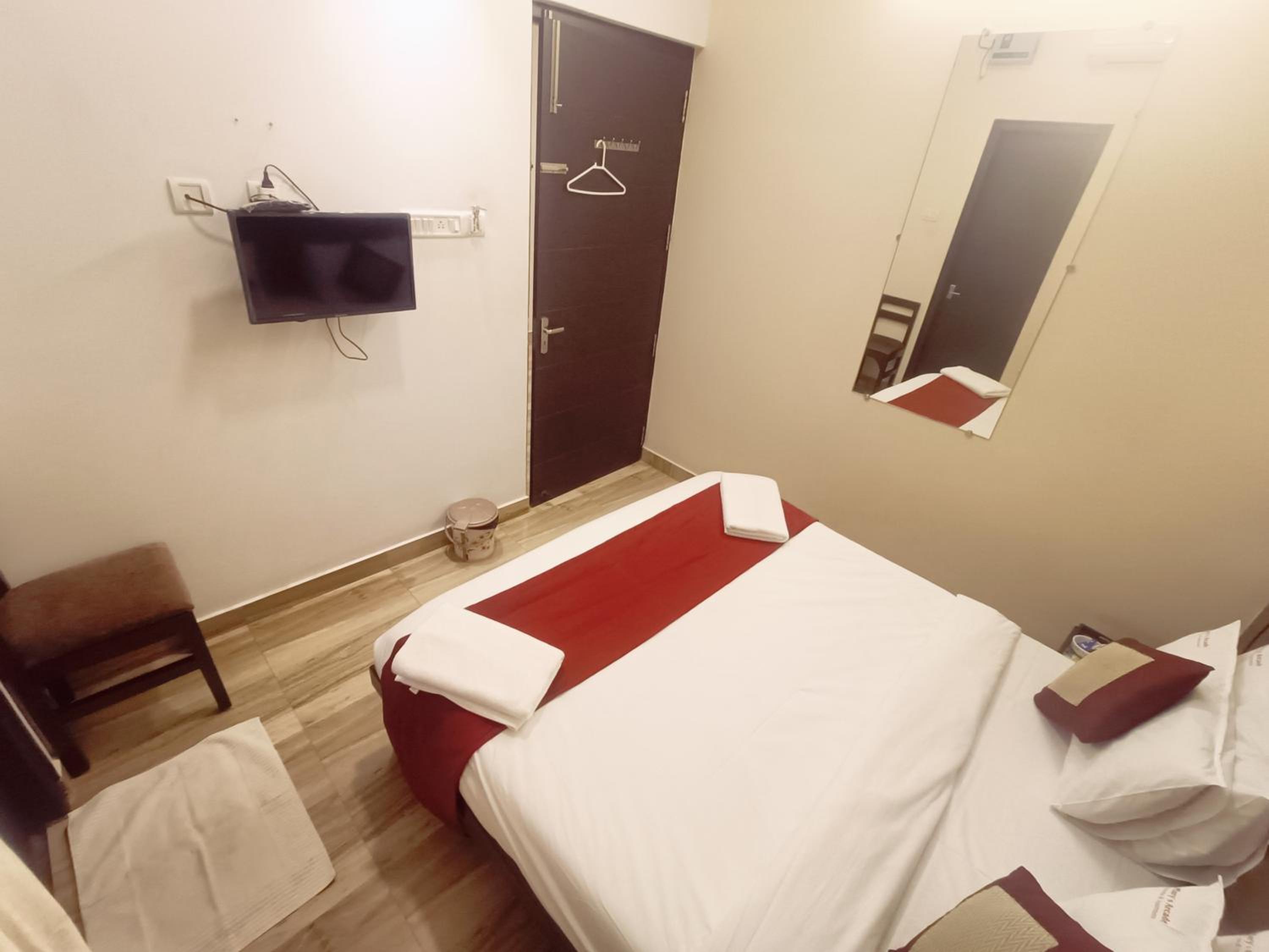 Standard Double Room - Photo 18