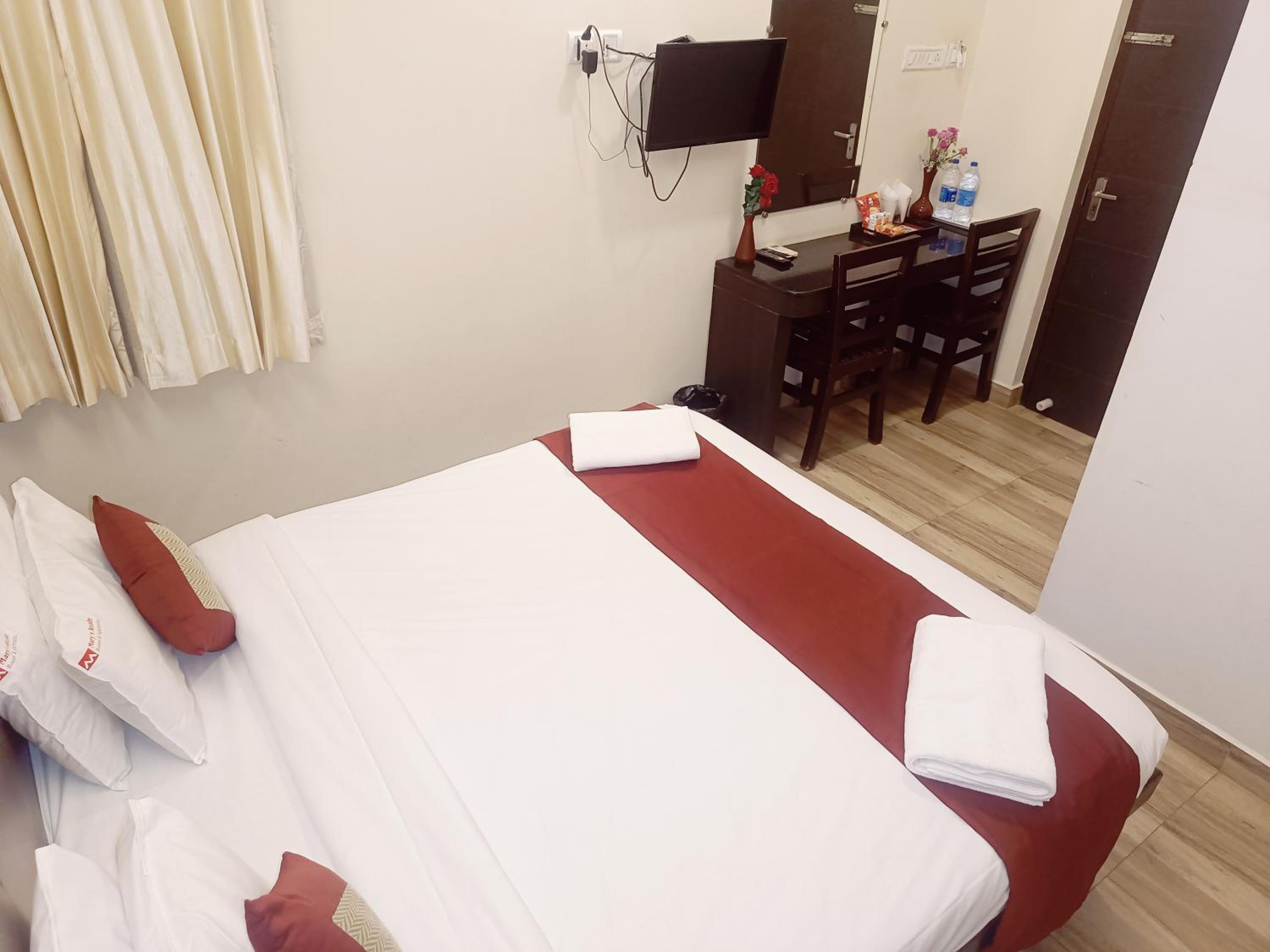 Standard Double Room - Photo 17