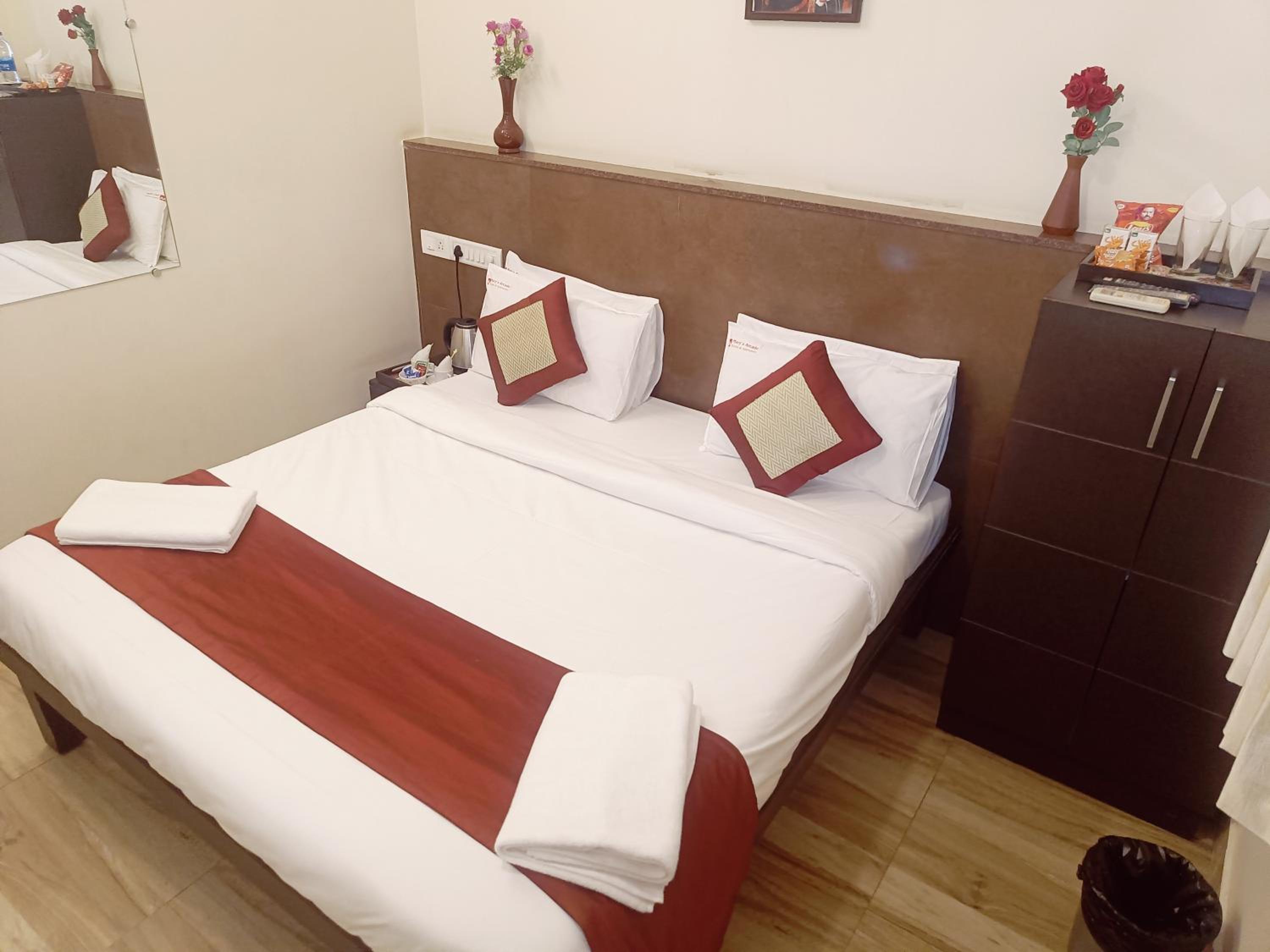 Standard Double Room - Photo 12