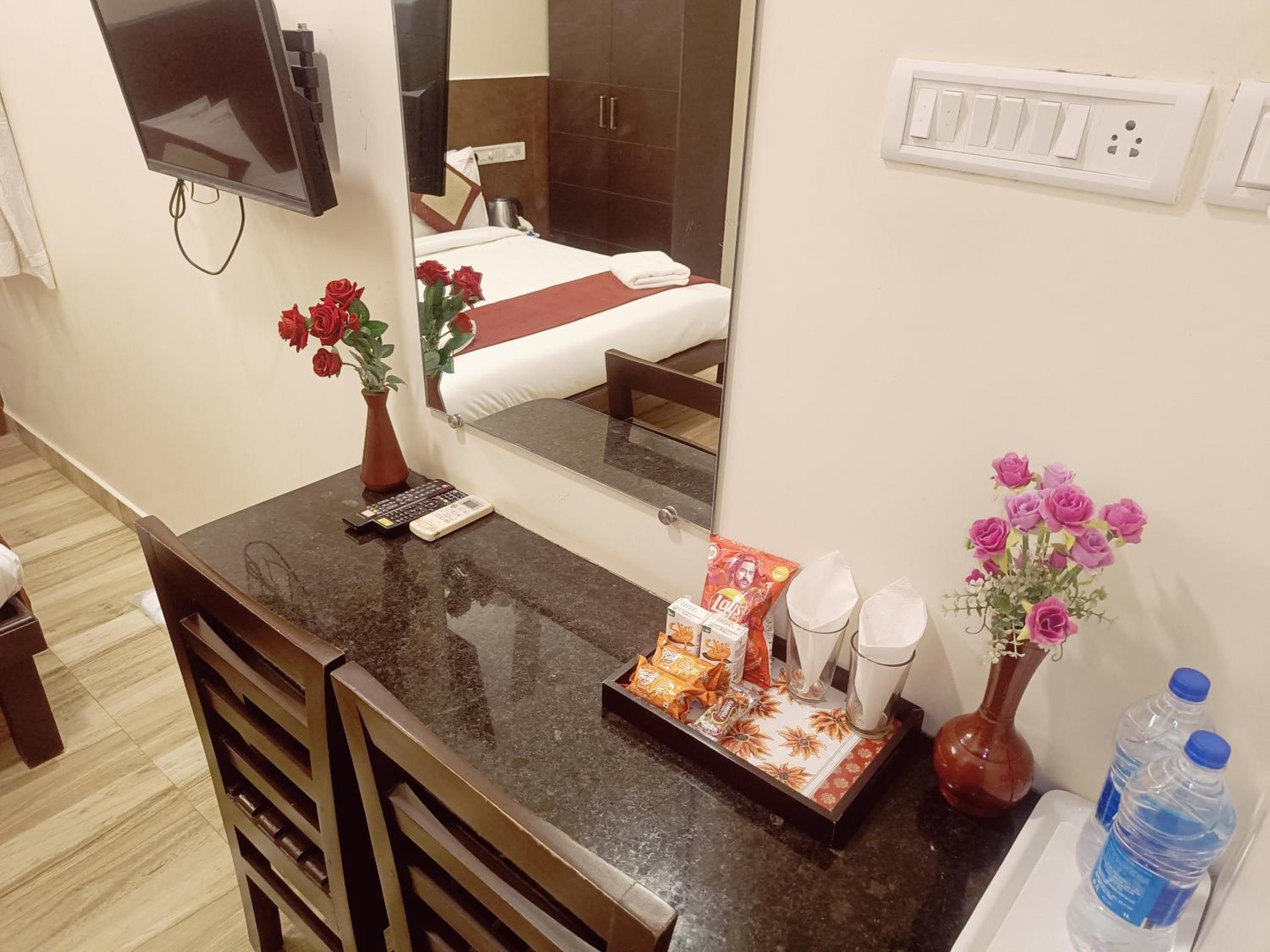 Standard Double Room - Photo 8