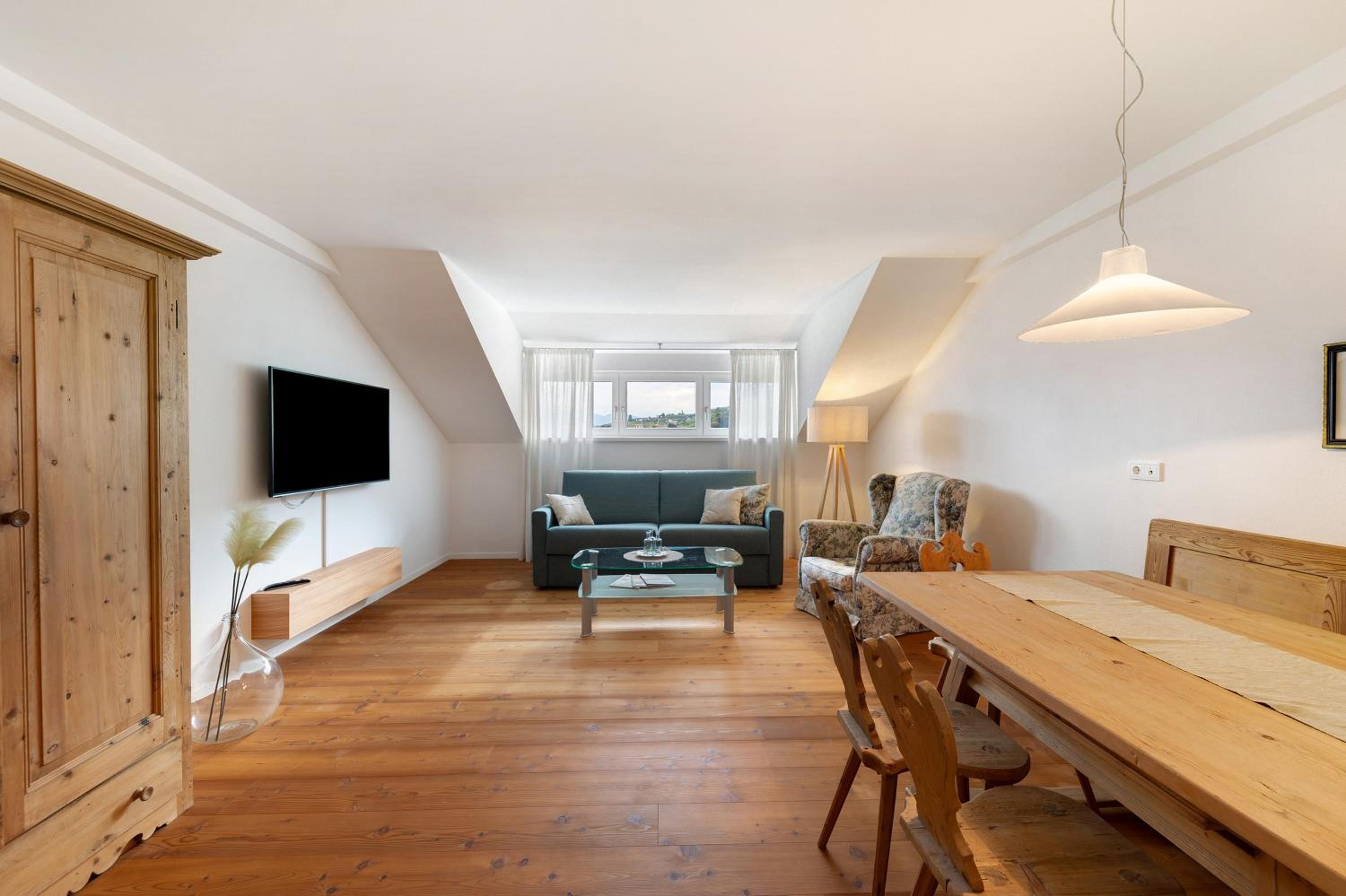 Two-Bedroom Deluxe Apartment with Garden View