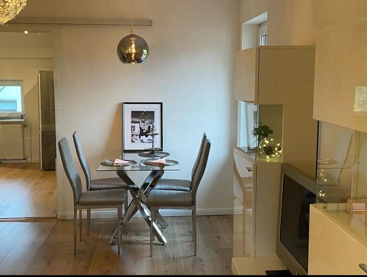 Apartment - Split Level photo 3