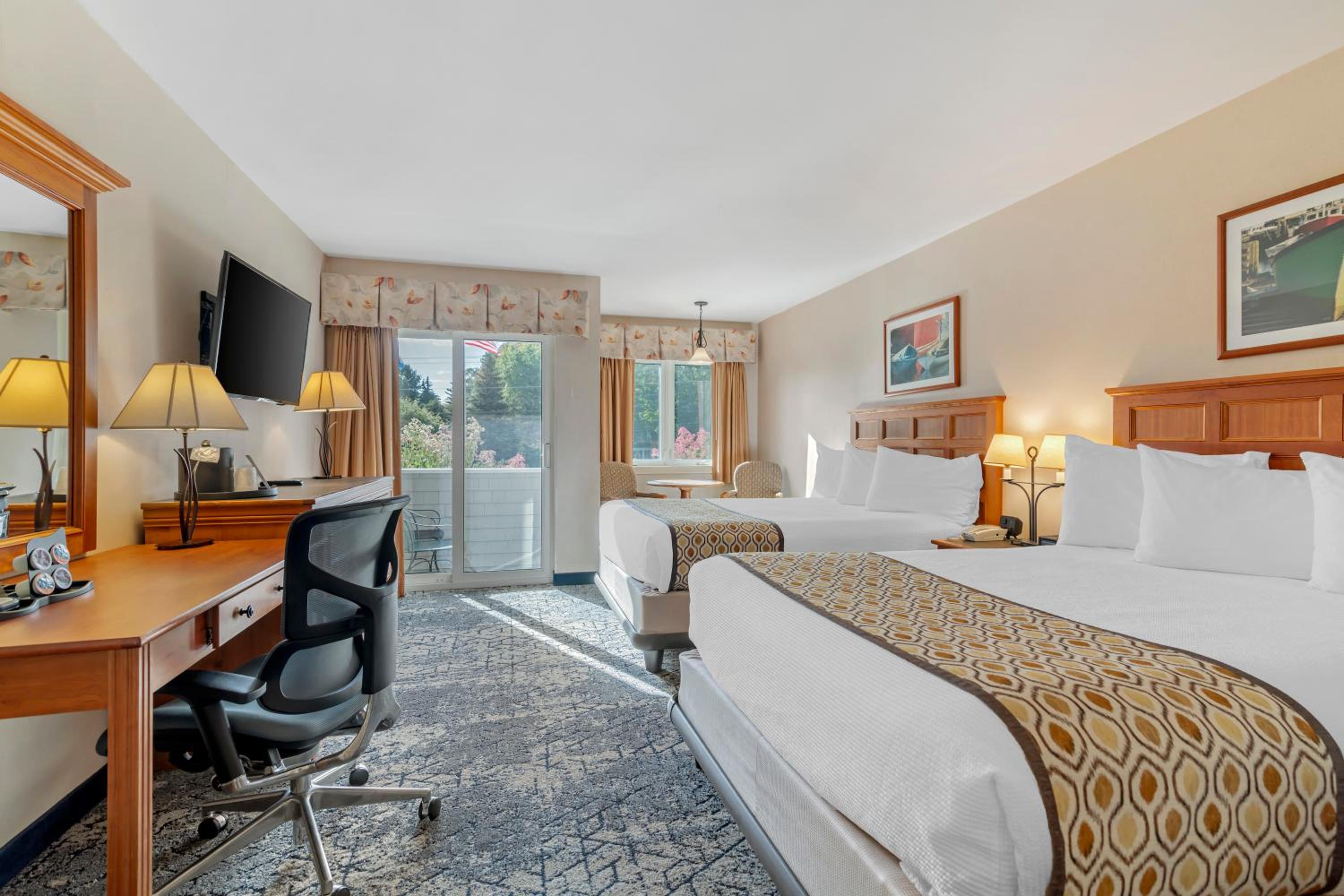 2 Queen Accessible Grand Meadow