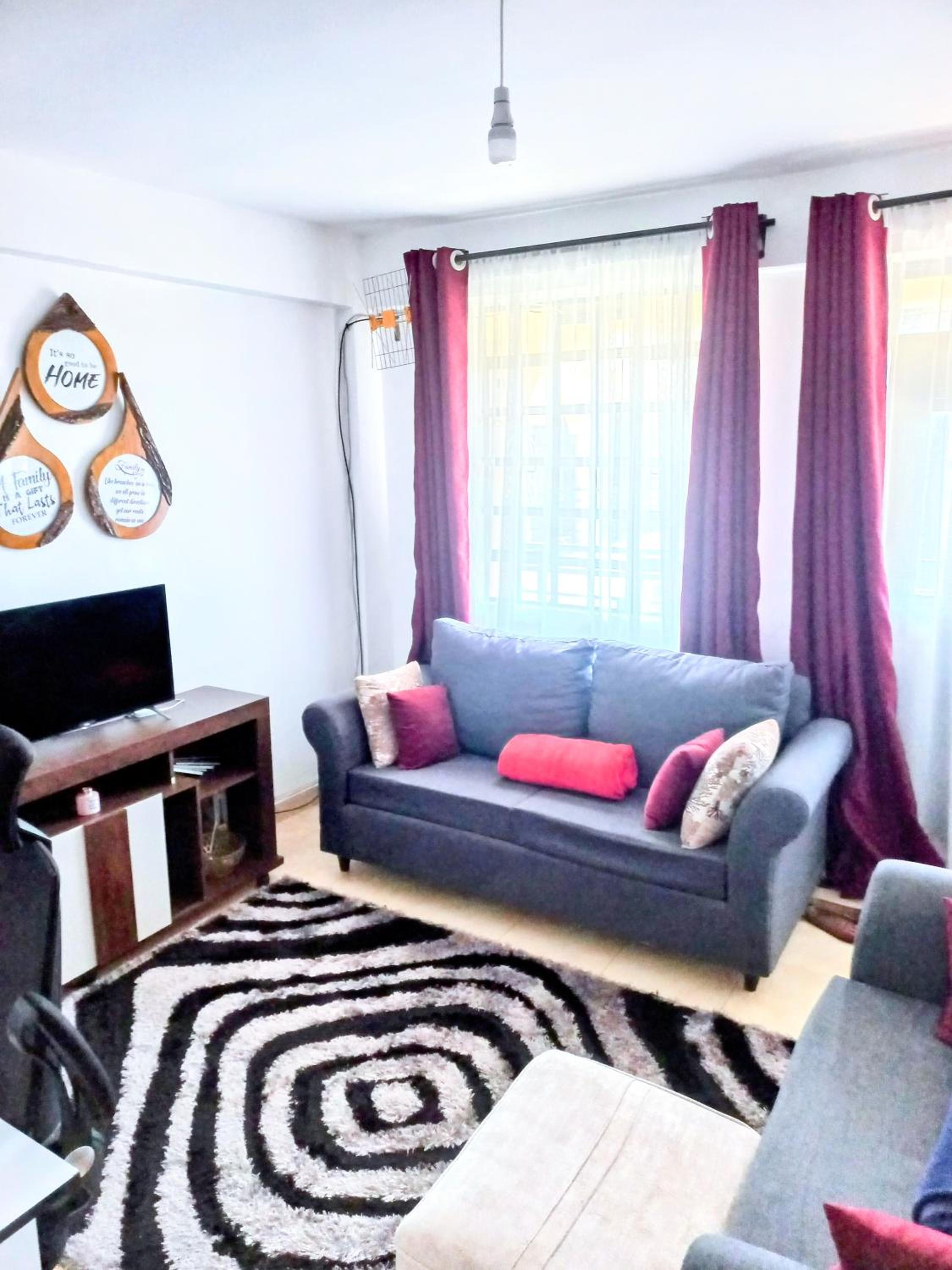 One-Bedroom Apartment photo 1
