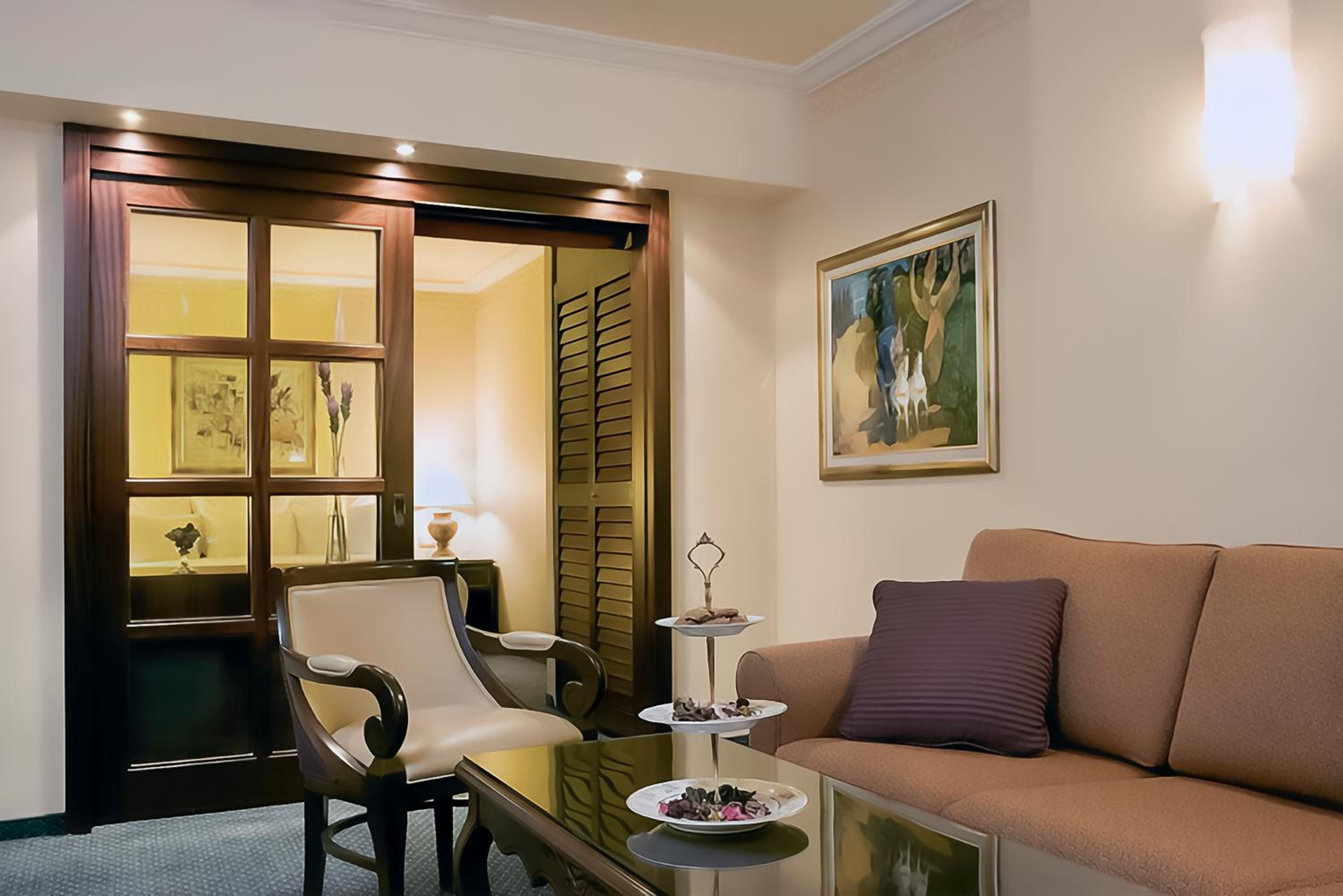 King Suite with Sea View - Club Lounge Access photo 2