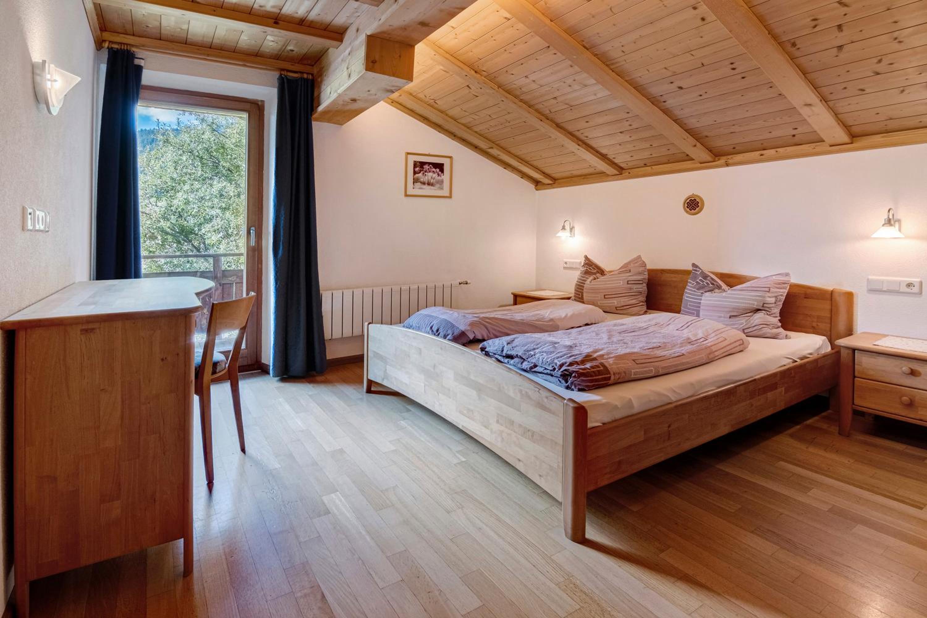 Two-Bedroom Deluxe Apartment with Garden View photo 3