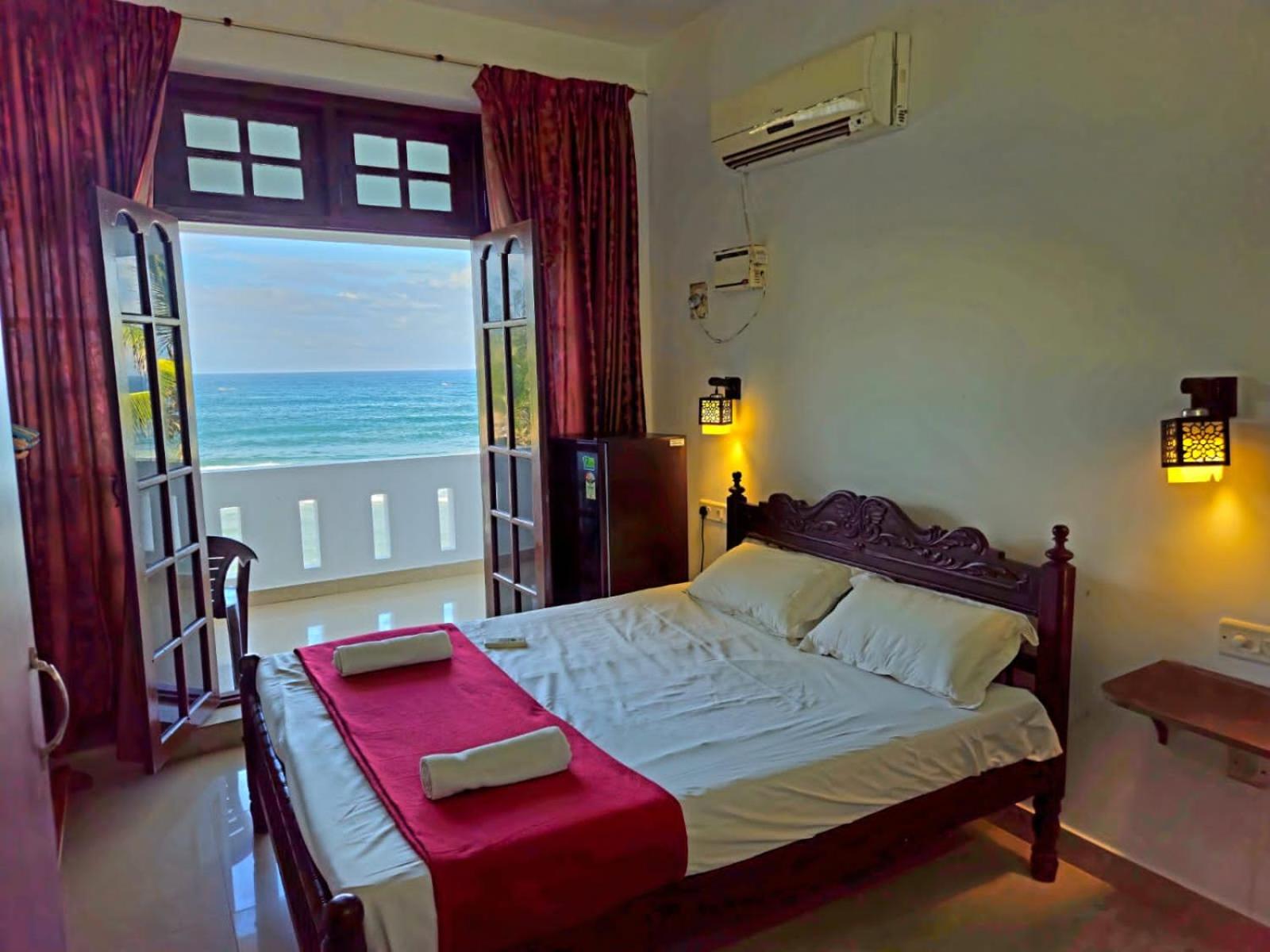 Deluxe Double Room with Sea View - Photo 3
