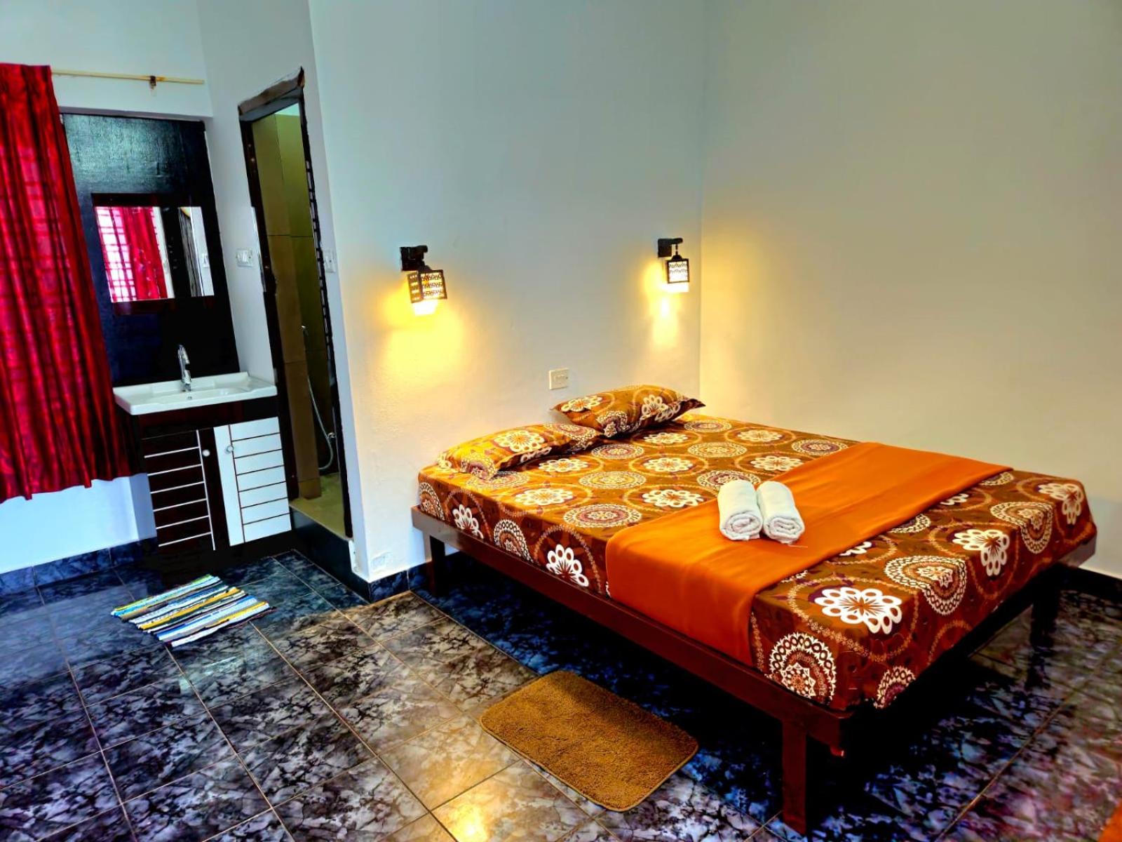 Double Room with Balcony and Sea View - Photo 1