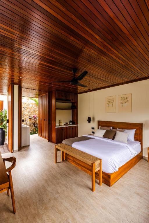King Room with Pool View