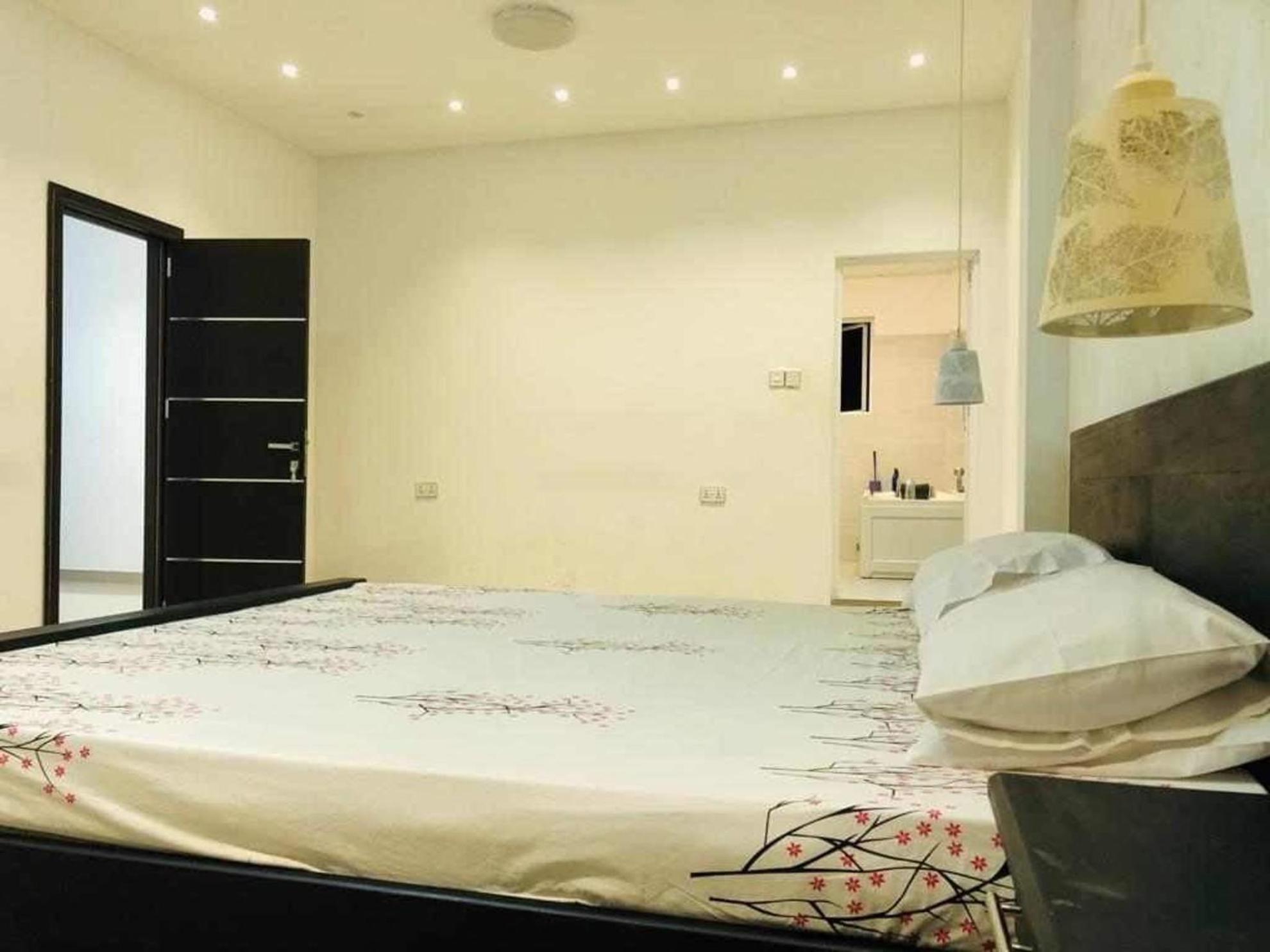 Deluxe Double Room with Balcony photo 3