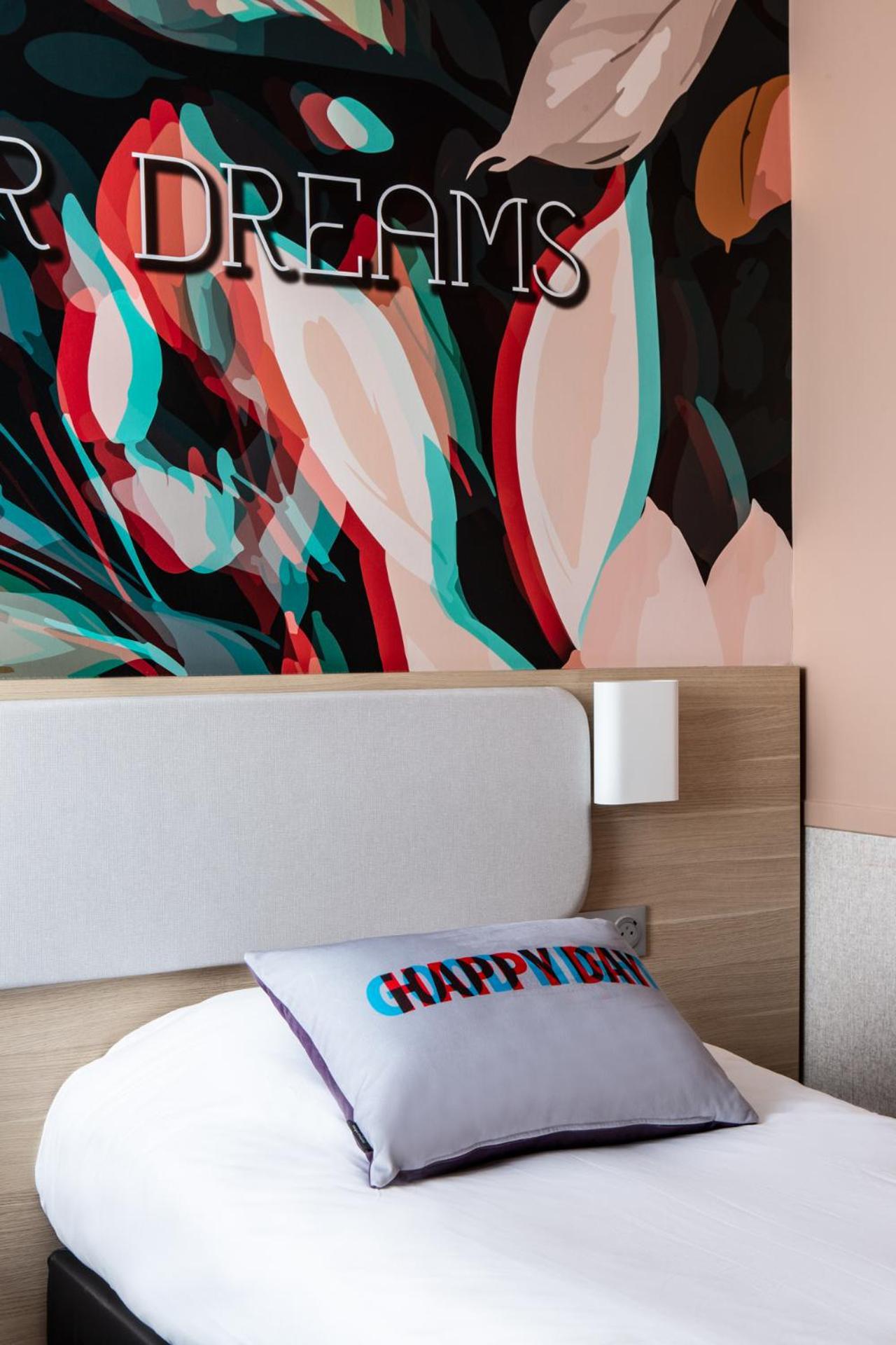 Standard Twin Room - Photo 1