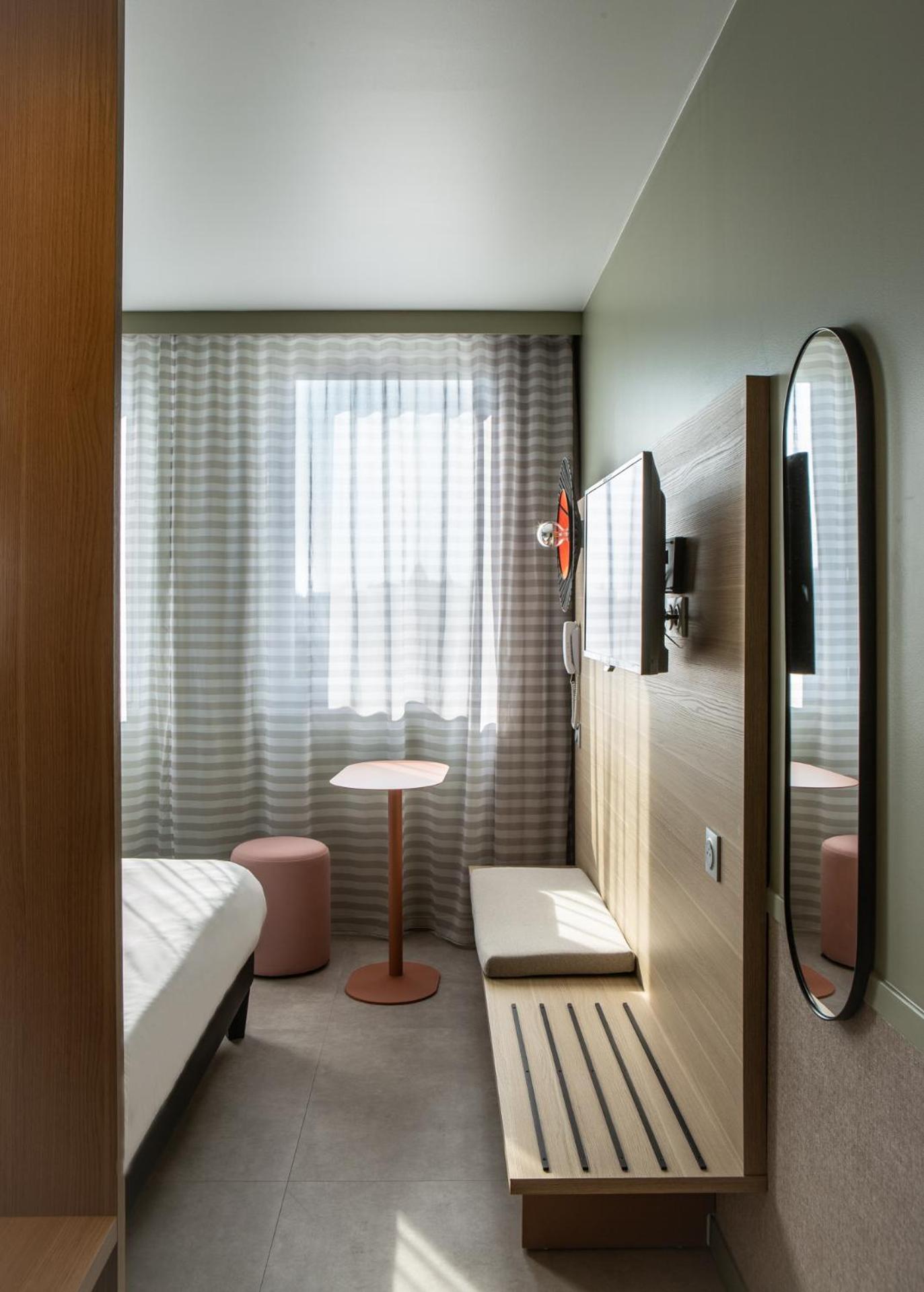 Standard Double Room - Photo 3
