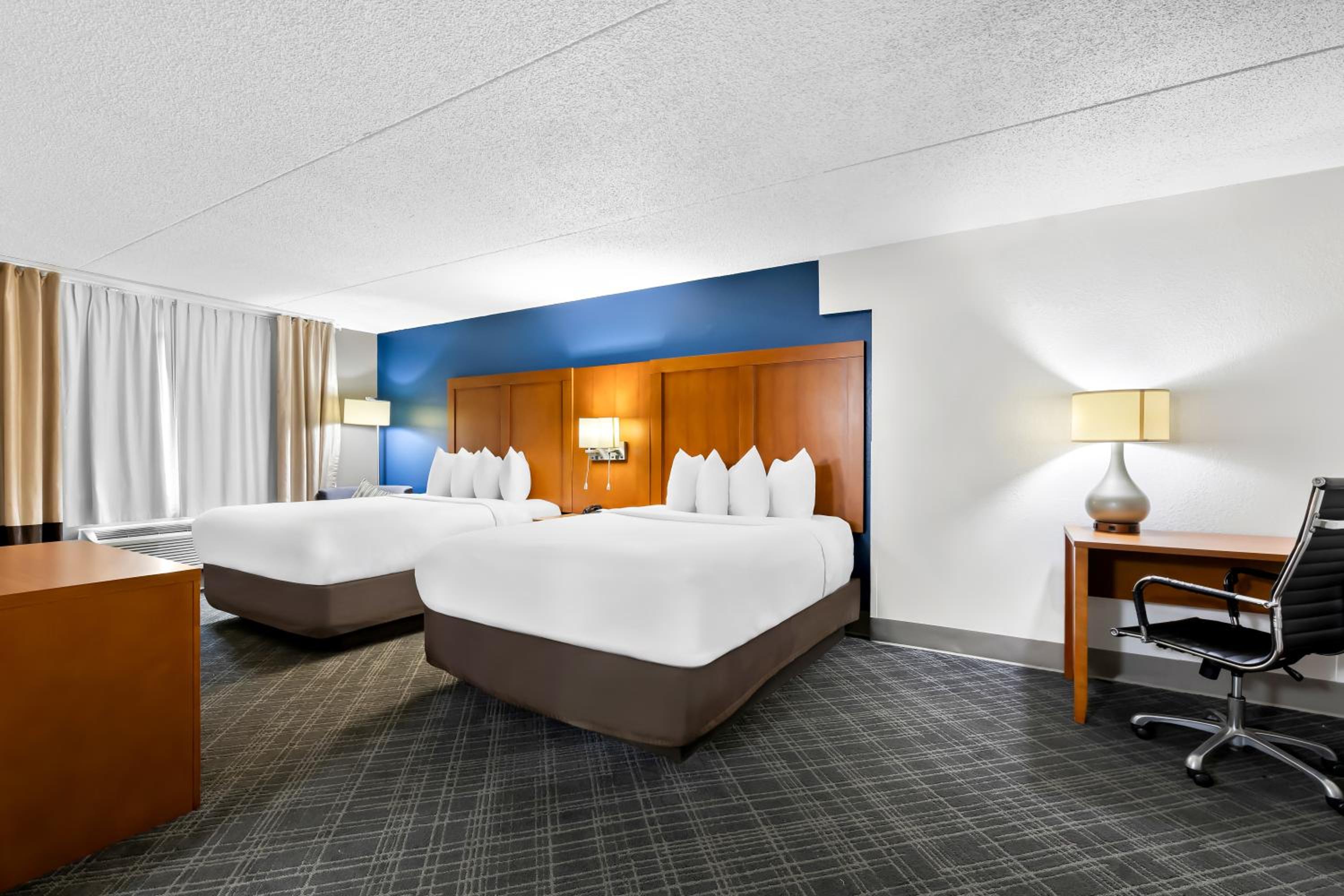 Suite with Two Queen Beds - Accessible/Non-Smoking - Photo 3